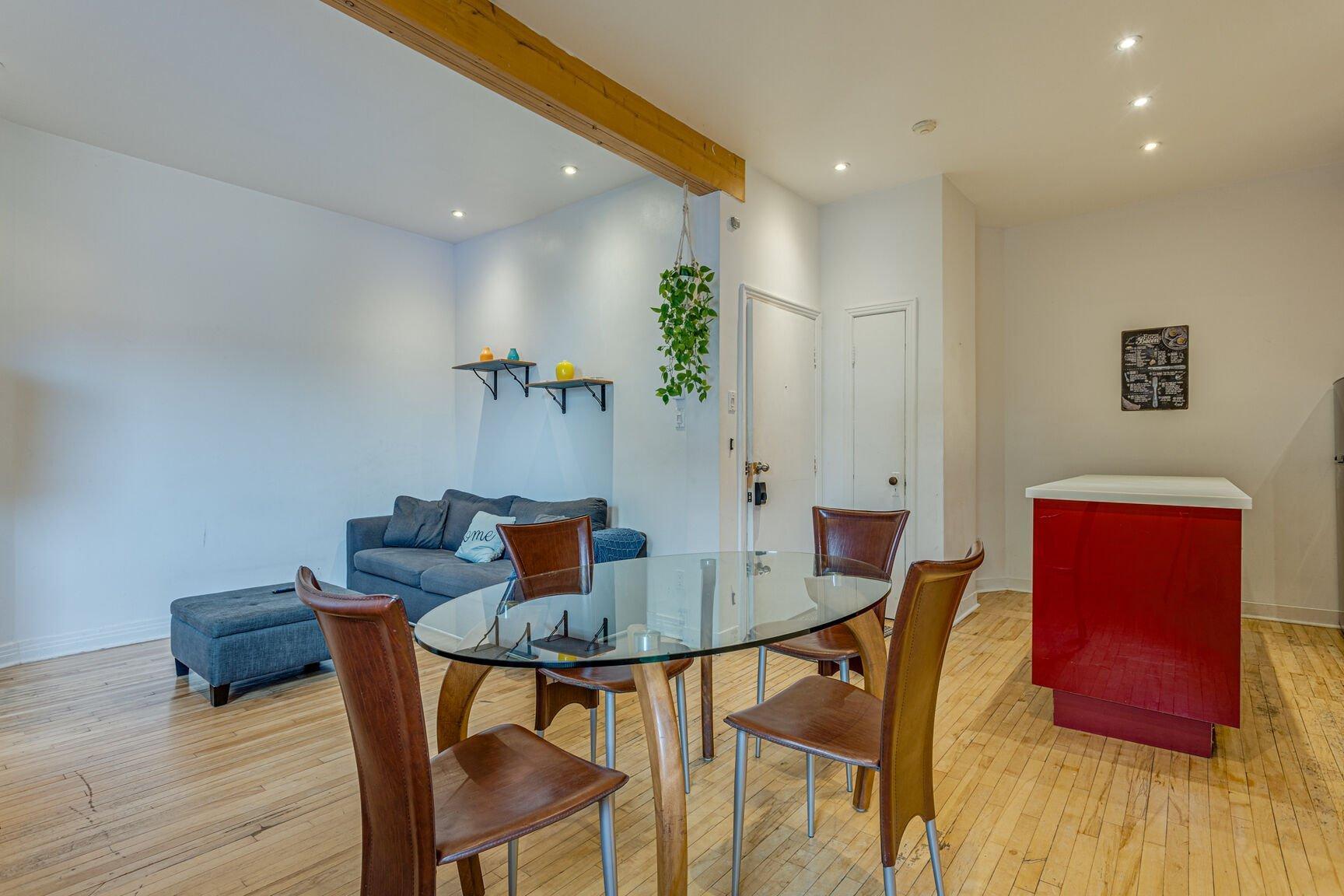 









4003


Rue St-Hubert

, 2,
Montréal (Le Plateau-Mont-Royal),




QC
H2L1B3


