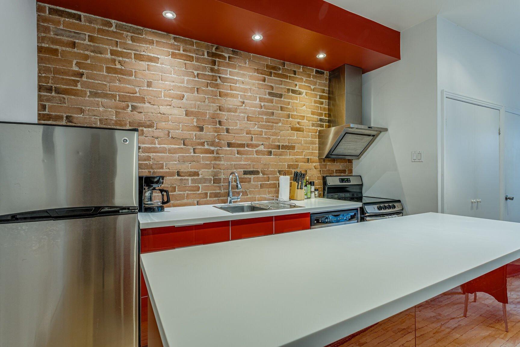 









4003


Rue St-Hubert

, 2,
Montréal (Le Plateau-Mont-Royal),




QC
H2L1B3


