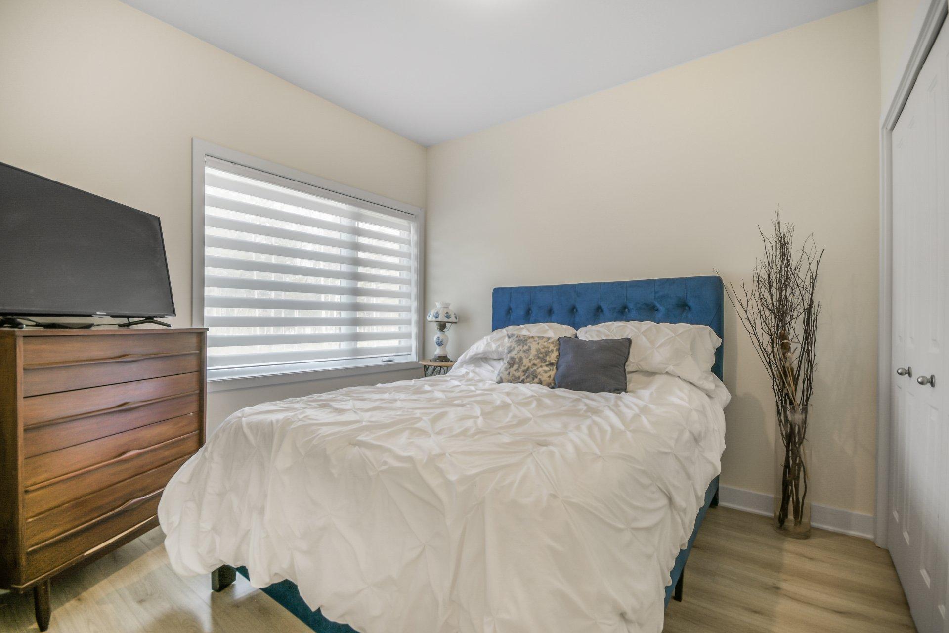 









228


Rue du Quartier

,
Sainte-Sophie,




QC
J5J0P6

