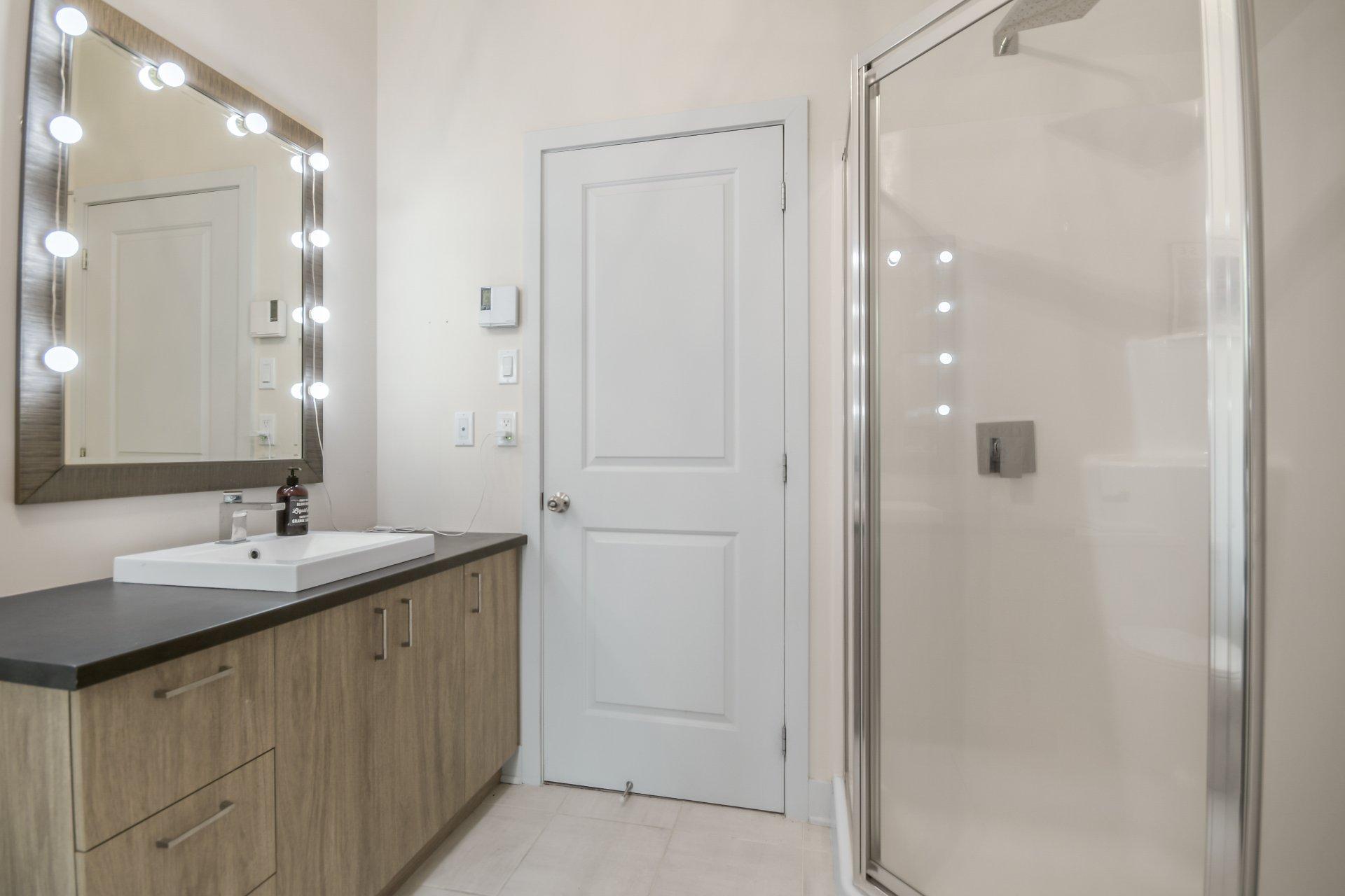









228


Rue du Quartier

,
Sainte-Sophie,




QC
J5J0P6

