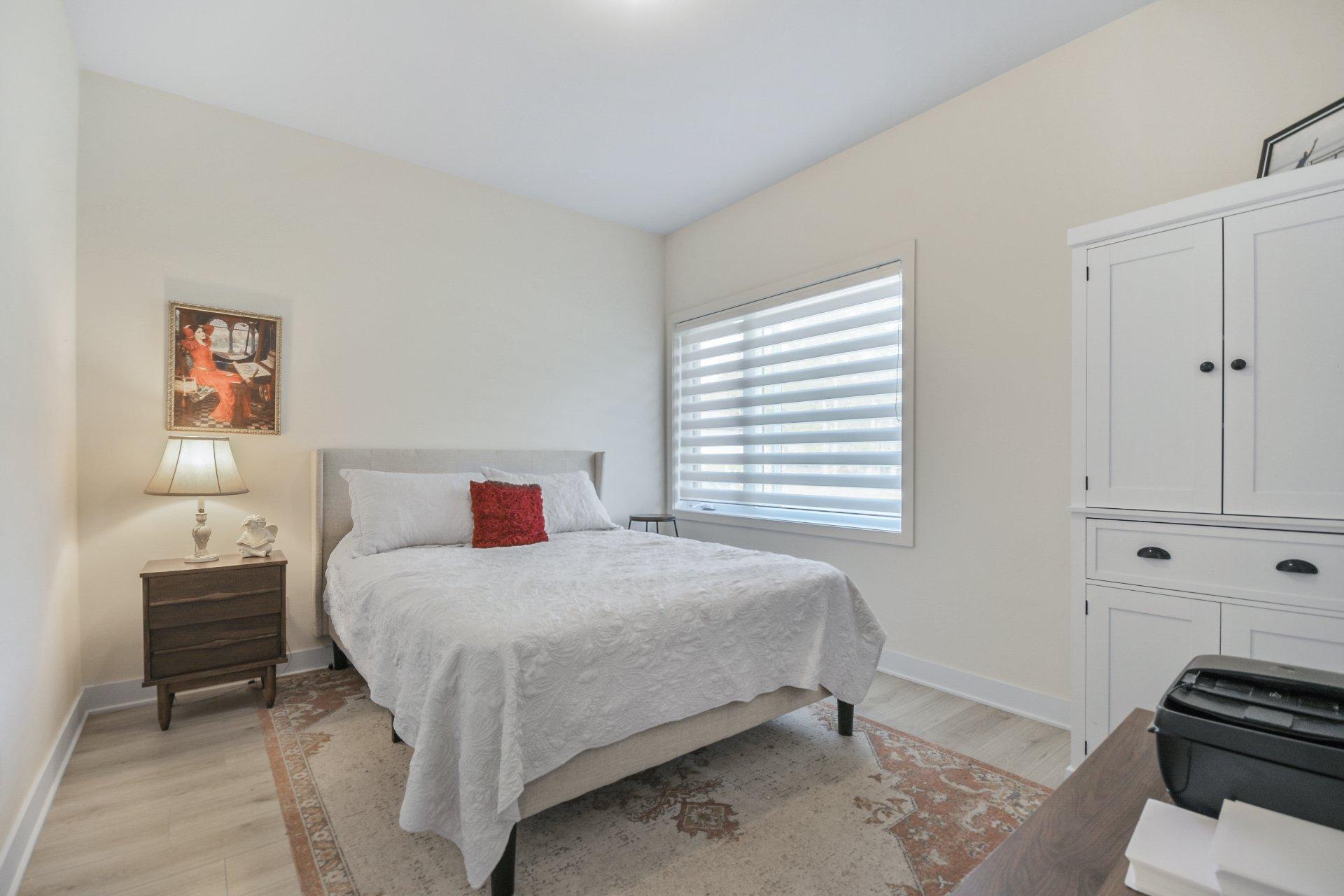 









228


Rue du Quartier

,
Sainte-Sophie,




QC
J5J0P6

