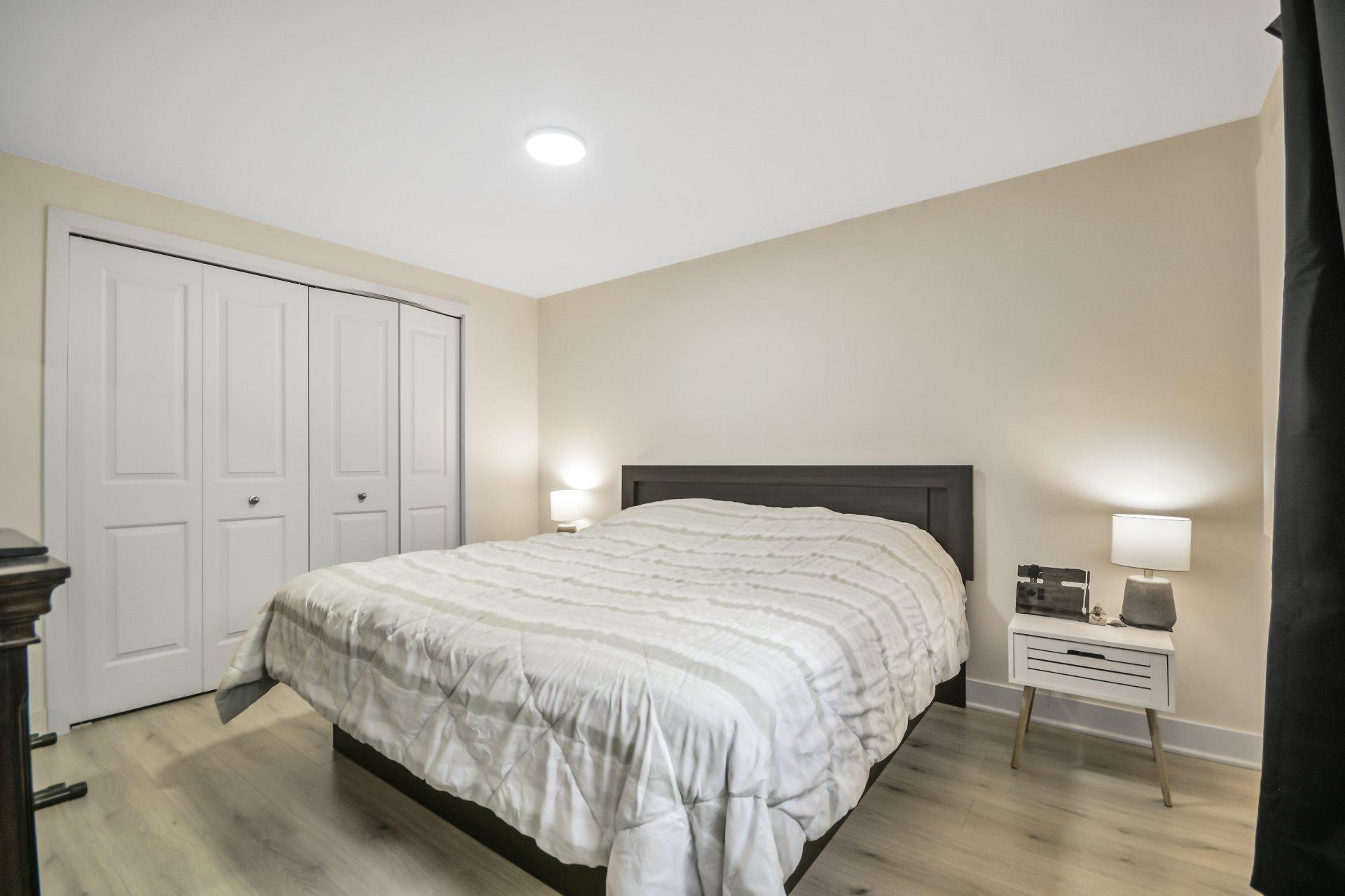 









228


Rue du Quartier

,
Sainte-Sophie,




QC
J5J0P6

