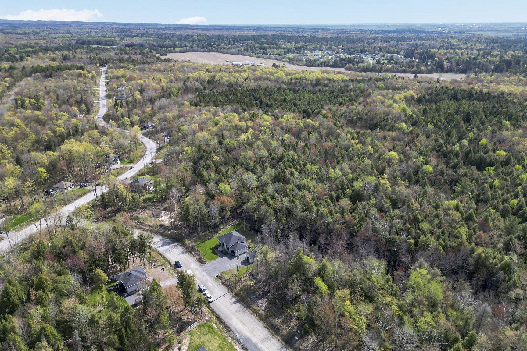 









228


Rue du Quartier

,
Sainte-Sophie,




QC
J5J0P6

