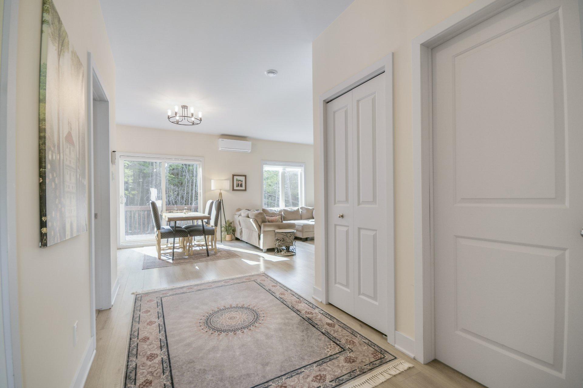 









228


Rue du Quartier

,
Sainte-Sophie,




QC
J5J0P6

