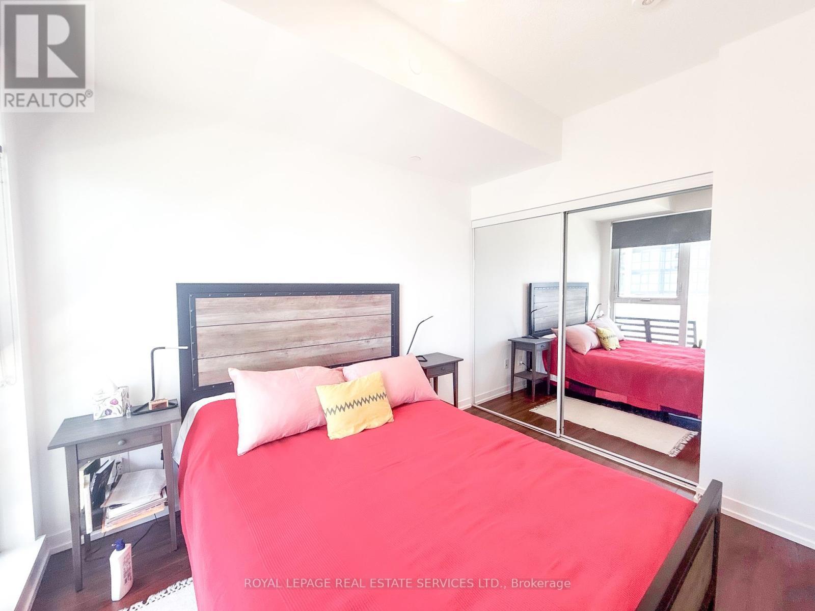 












2312 - 4065 CONFEDERATION PARKWAY

,
Mississauga,




Ontario
L5B0L4

