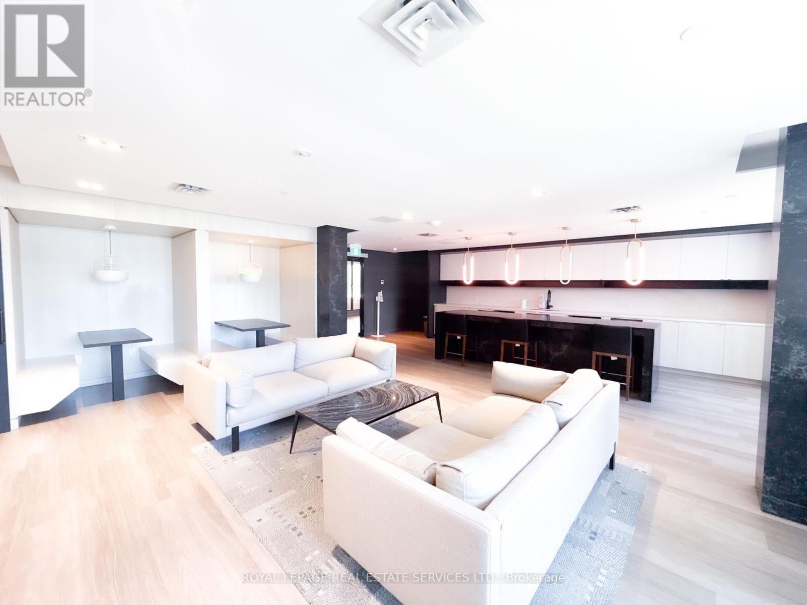 












2312 - 4065 CONFEDERATION PARKWAY

,
Mississauga,




Ontario
L5B0L4

