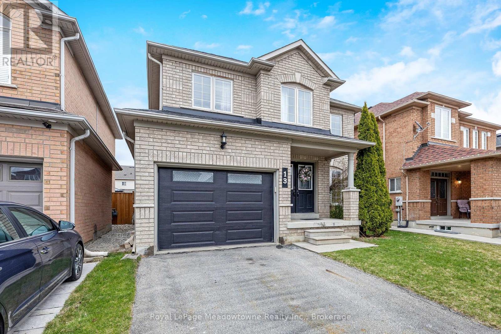 












13 ROBARTS DRIVE

,
Milton (DE Dempsey),




Ontario
L9T5P8

