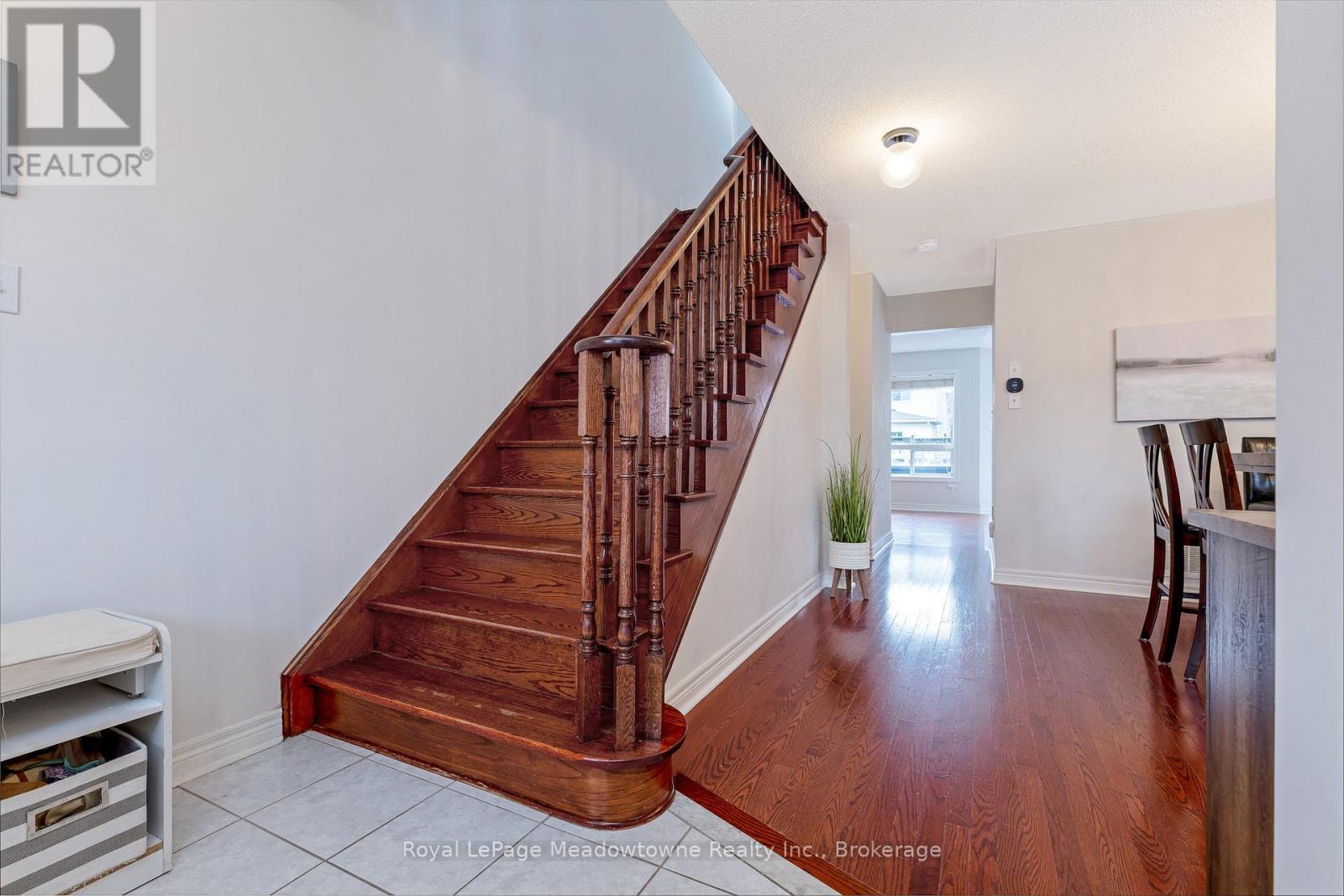 












13 ROBARTS DRIVE

,
Milton (DE Dempsey),




Ontario
L9T5P8

