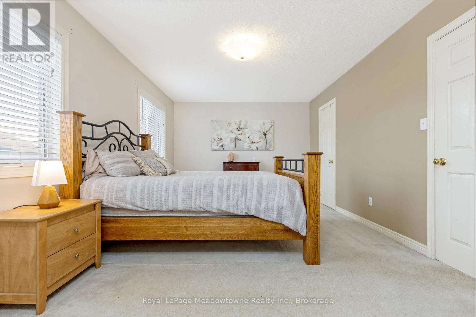 












13 ROBARTS DRIVE

,
Milton (DE Dempsey),




Ontario
L9T5P8


