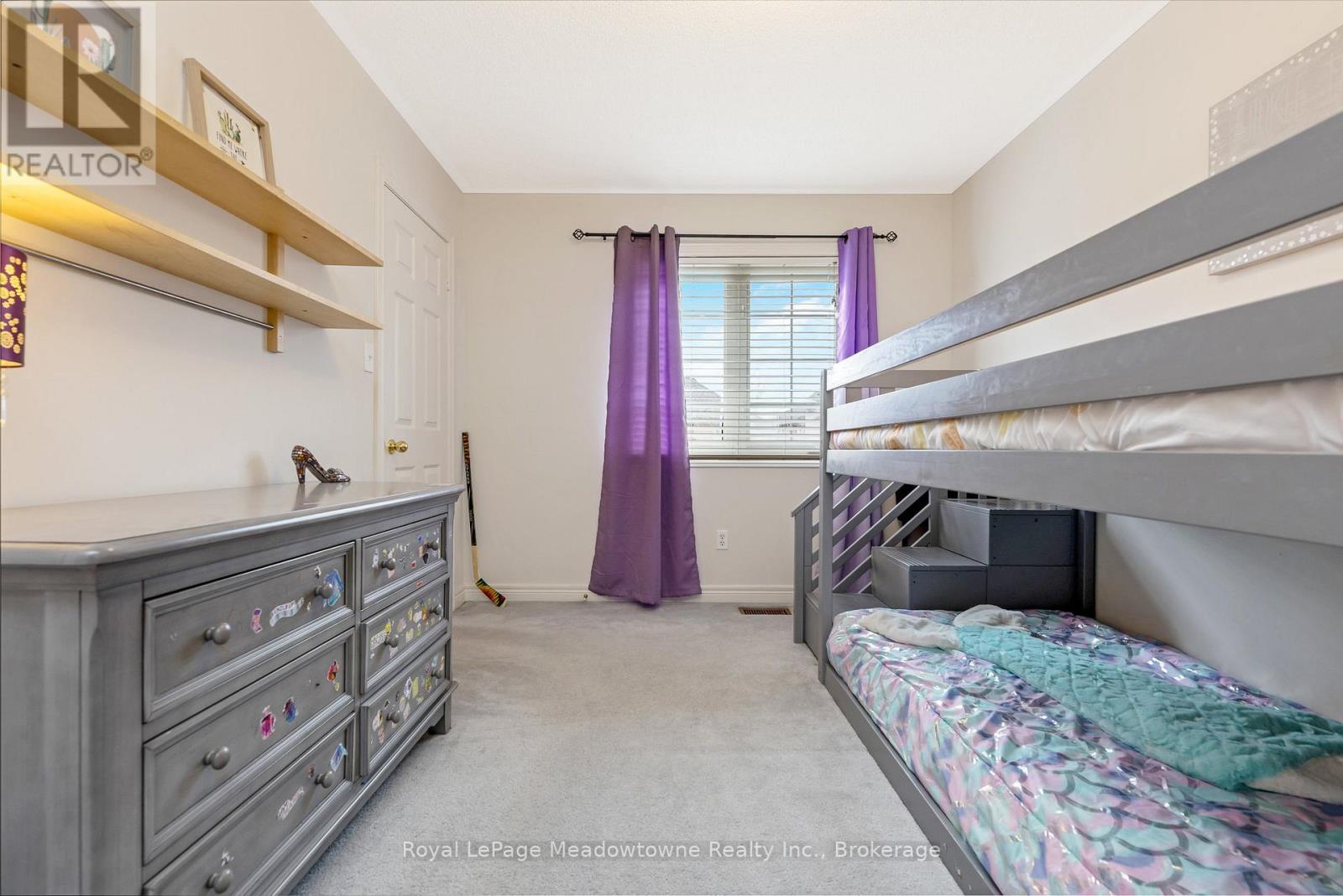 












13 ROBARTS DRIVE

,
Milton (DE Dempsey),




Ontario
L9T5P8

