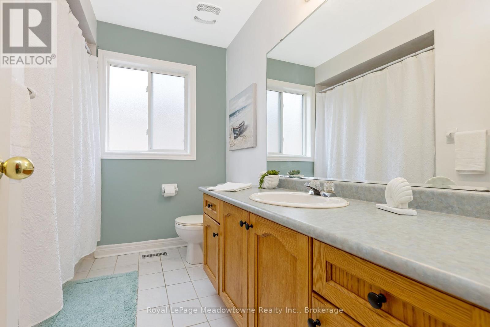 












13 ROBARTS DRIVE

,
Milton (DE Dempsey),




Ontario
L9T5P8

