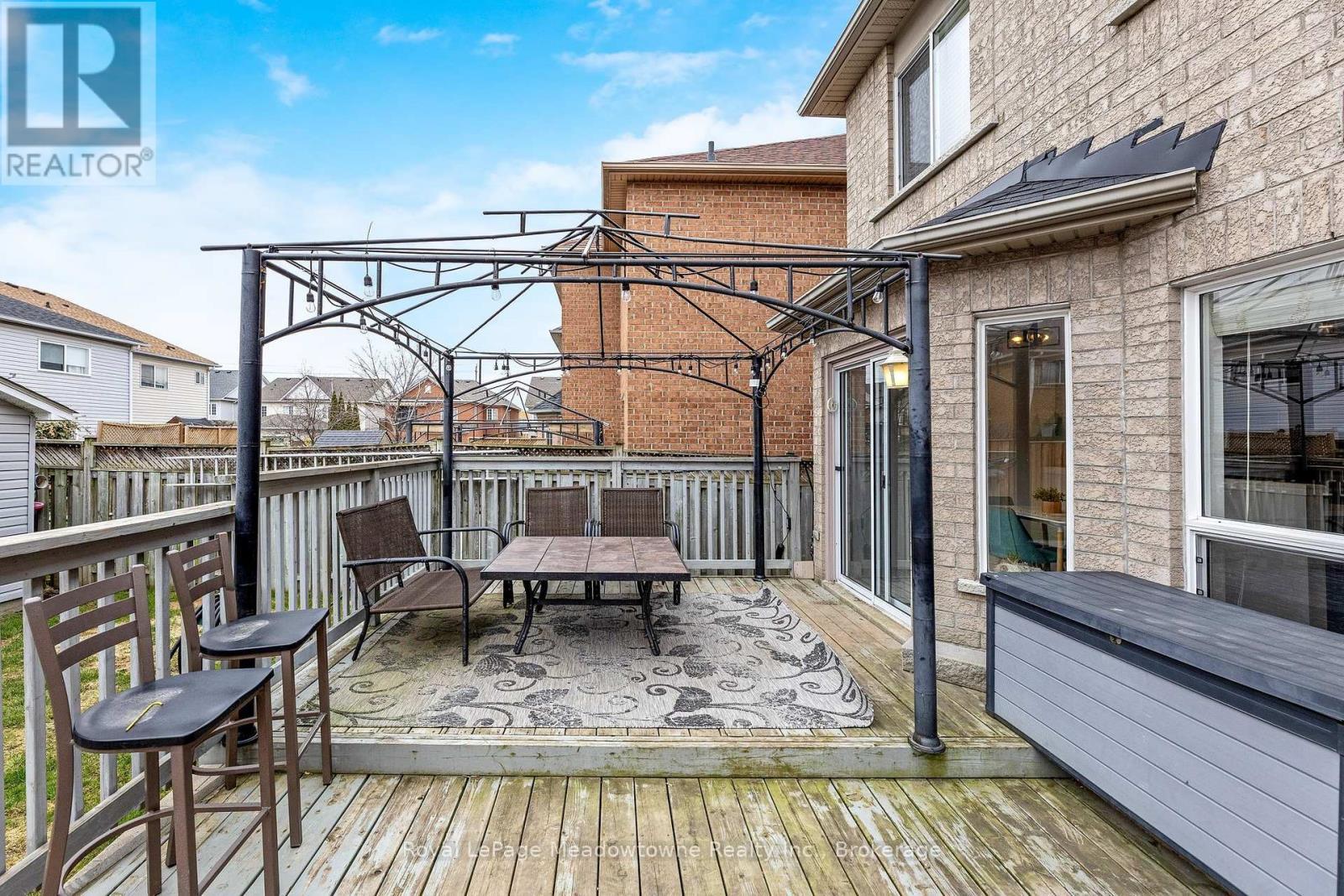 












13 ROBARTS DRIVE

,
Milton (DE Dempsey),




Ontario
L9T5P8

