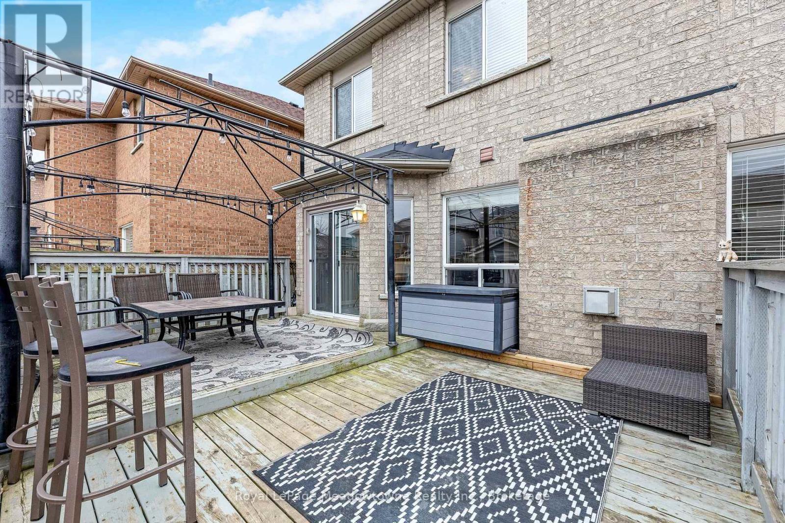 












13 ROBARTS DRIVE

,
Milton (DE Dempsey),




Ontario
L9T5P8

