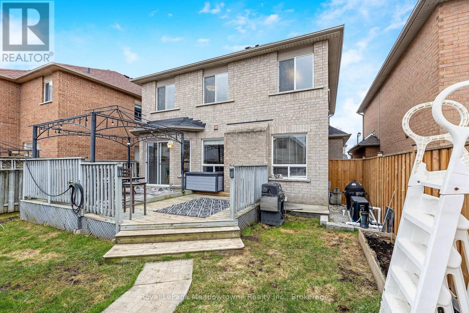 












13 ROBARTS DRIVE

,
Milton (DE Dempsey),




Ontario
L9T5P8


