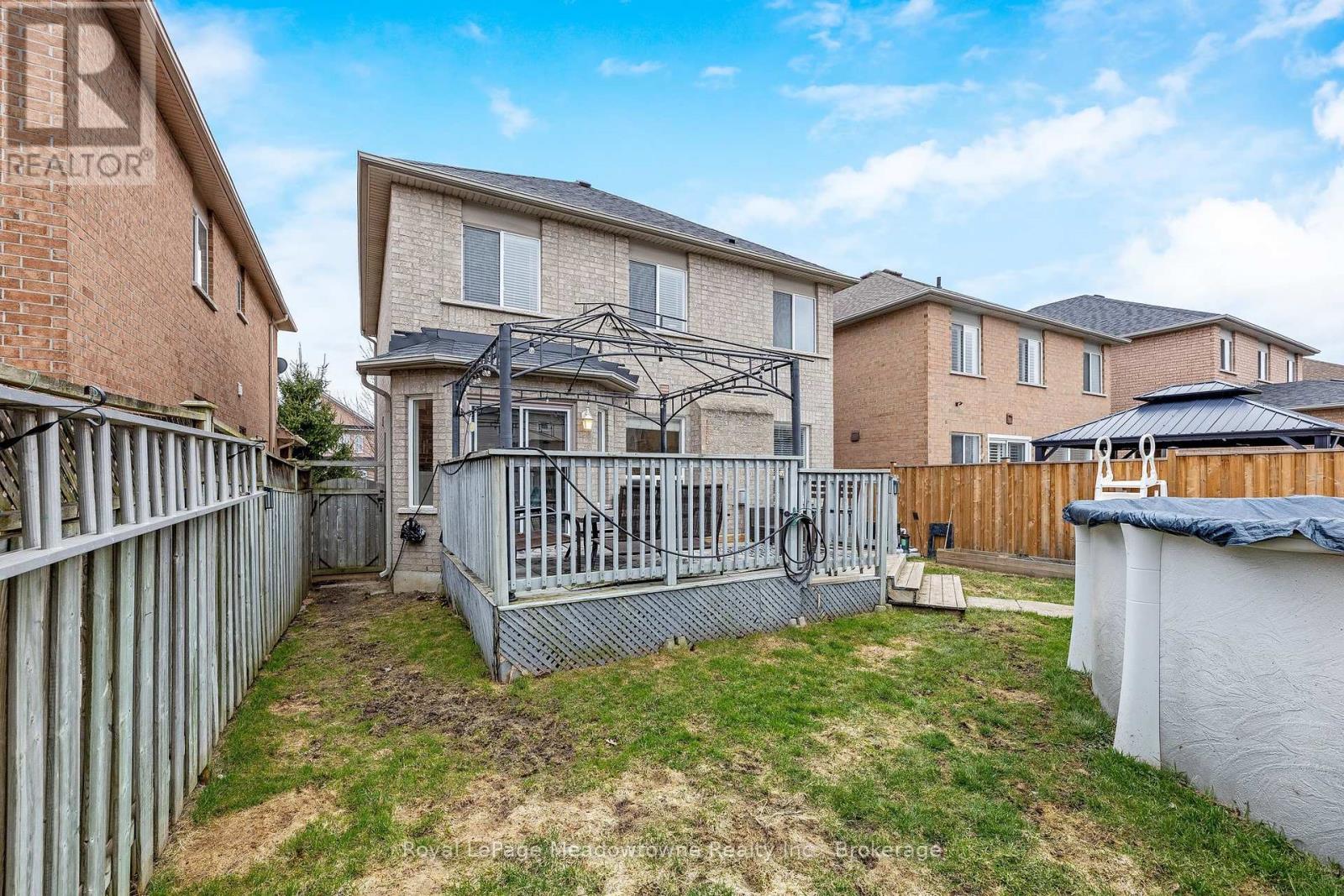 












13 ROBARTS DRIVE

,
Milton (DE Dempsey),




Ontario
L9T5P8

