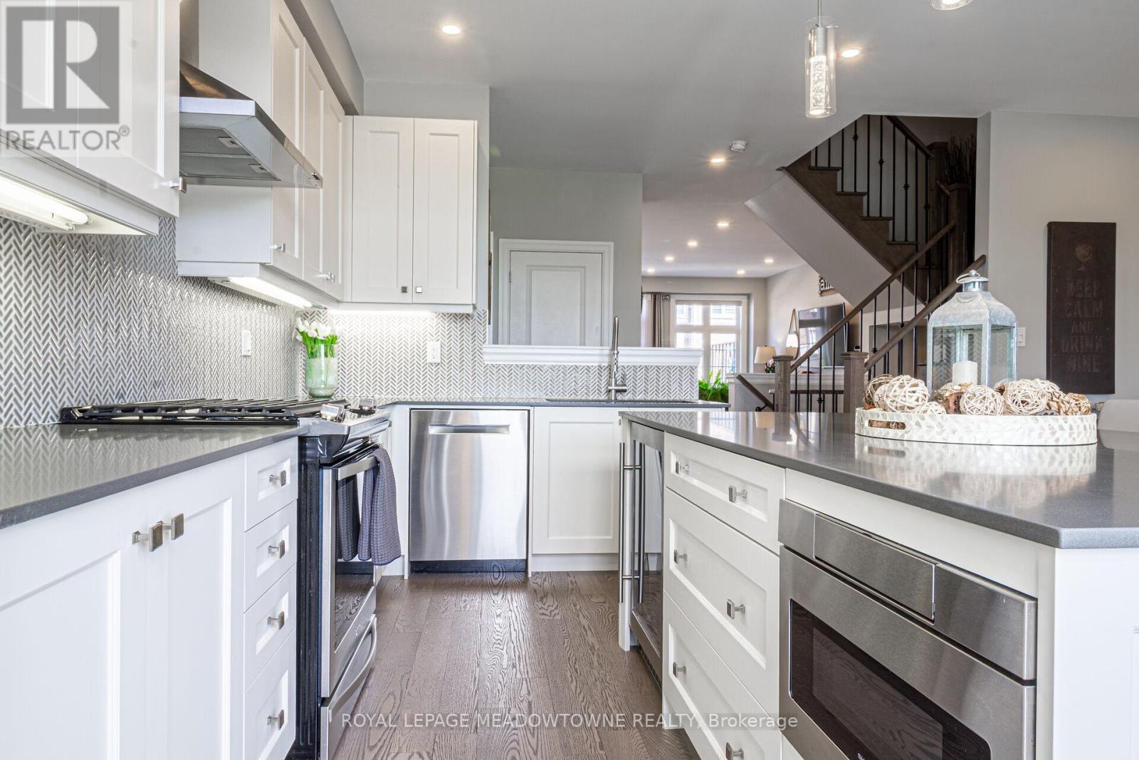 












2281 KHALSA GATE

,
Oakville,




Ontario
L6M1P4

