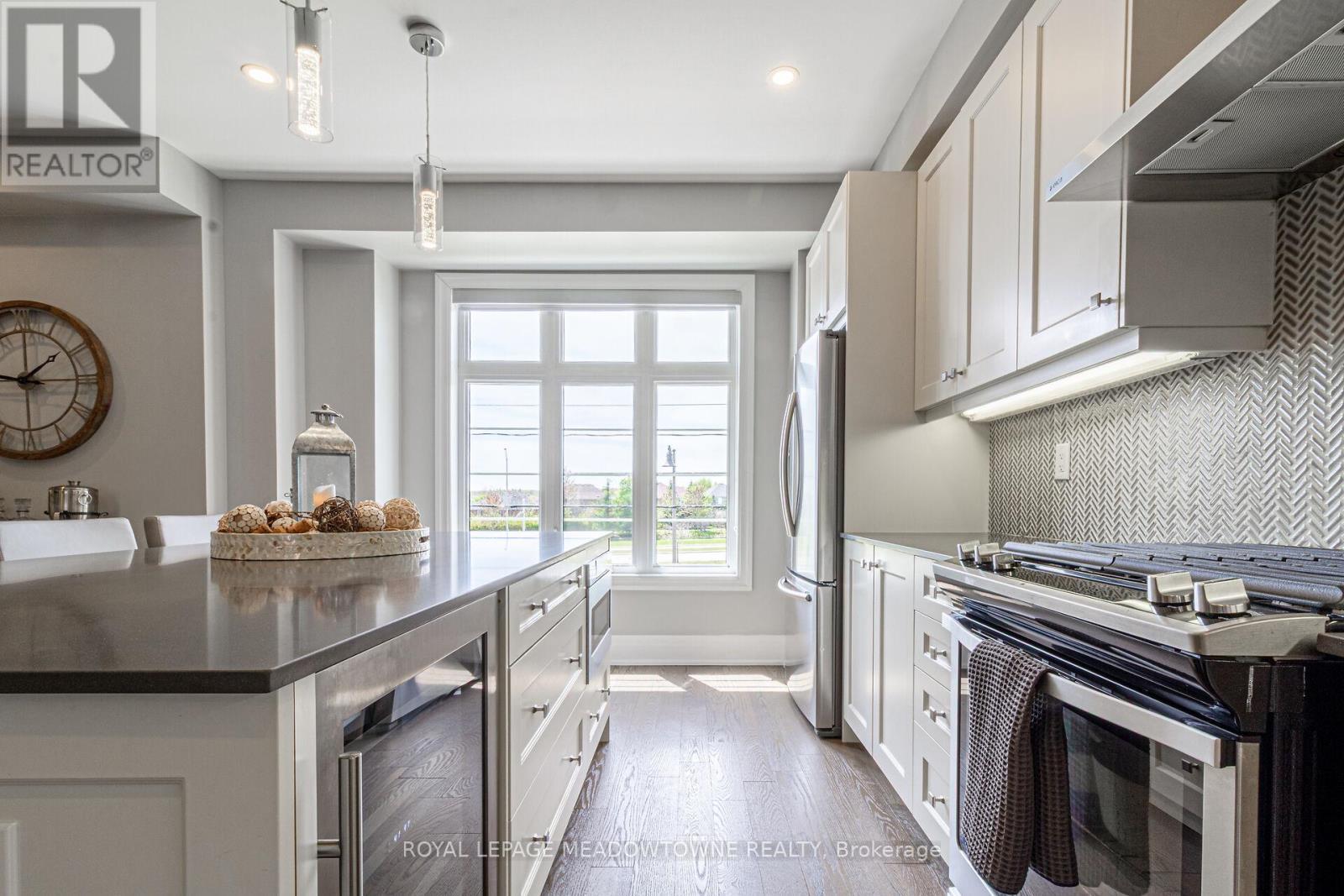 












2281 KHALSA GATE

,
Oakville,




Ontario
L6M1P4

