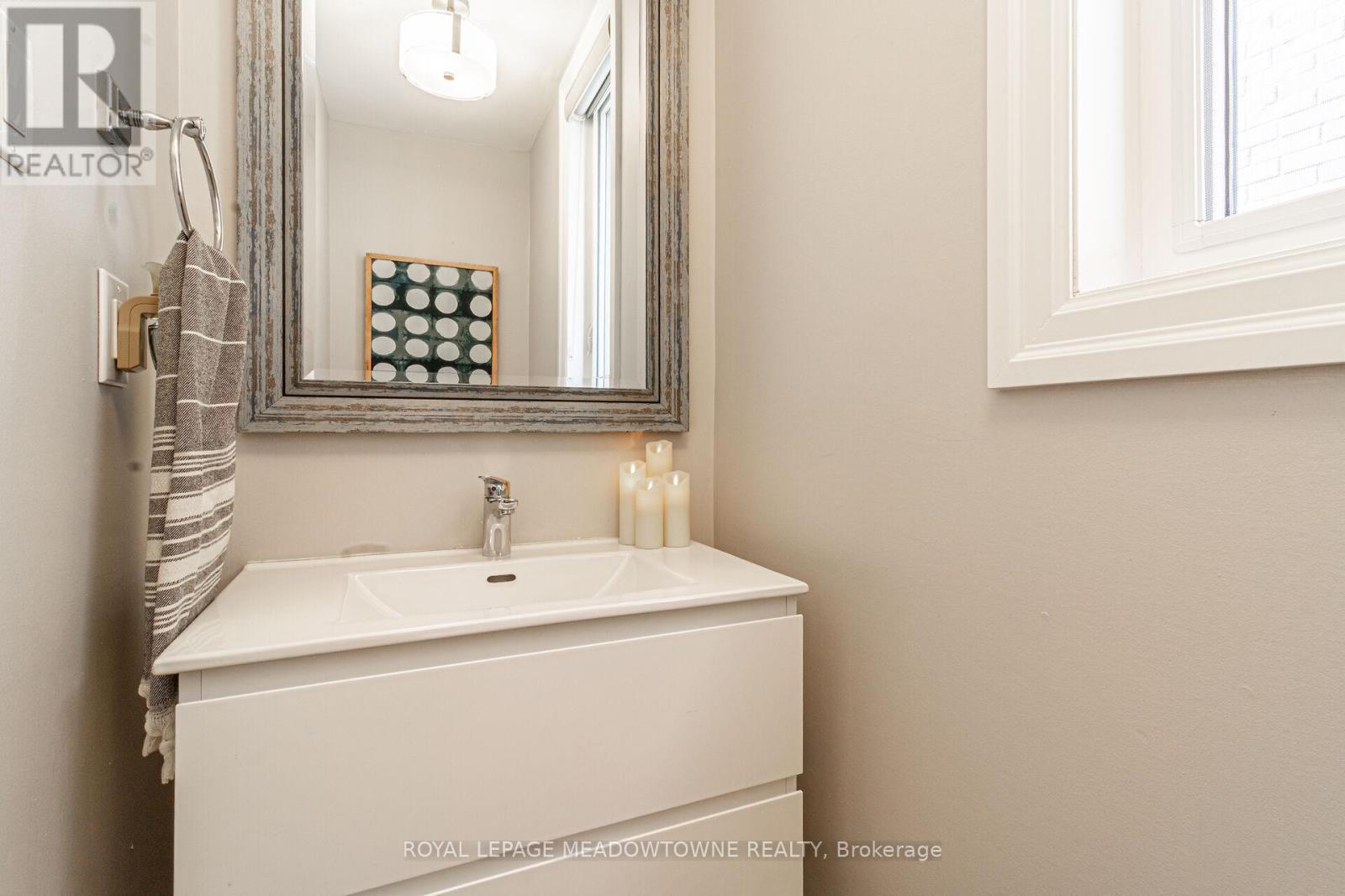 












2281 KHALSA GATE

,
Oakville,




Ontario
L6M1P4

