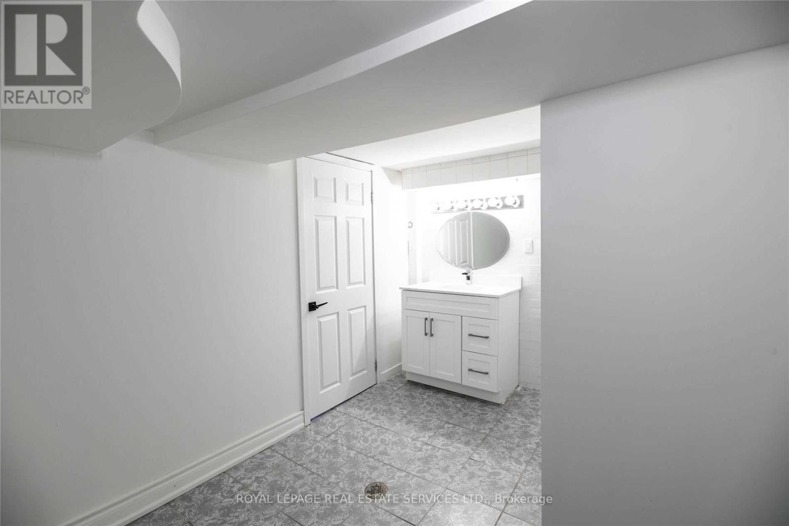 












1010 CALEDONIA ROAD

,
Toronto,




Ontario
M6B3Z1


