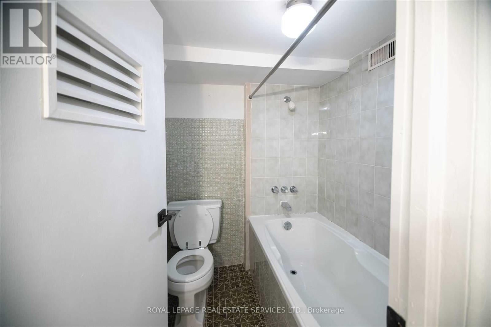 












1010 CALEDONIA ROAD

,
Toronto,




Ontario
M6B3Z1

