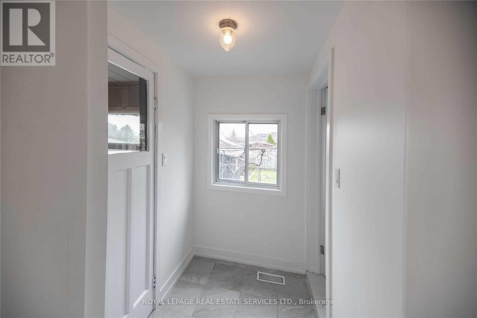 












1010 CALEDONIA ROAD

,
Toronto,




Ontario
M6B3Z1


