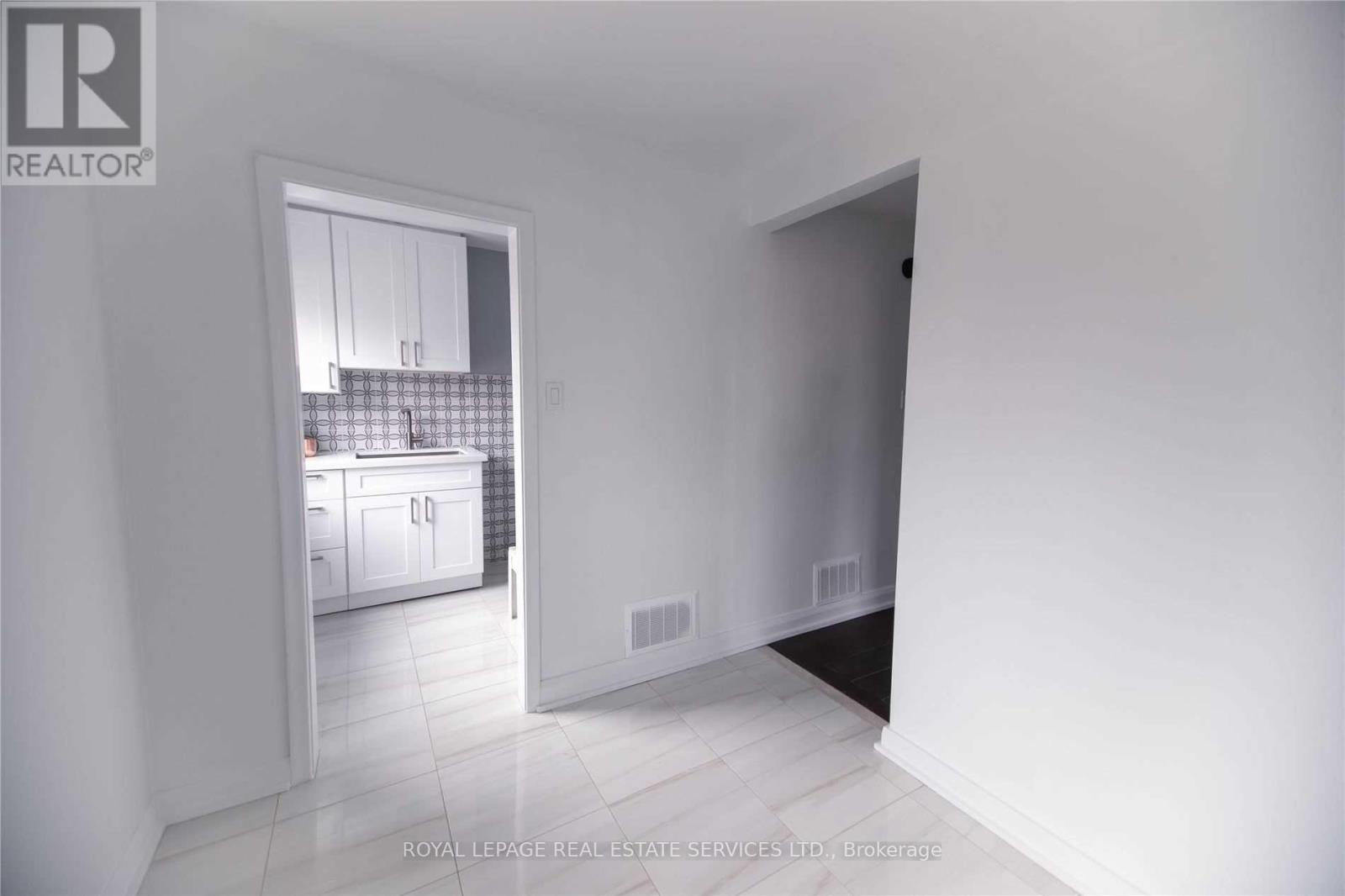 












1010 CALEDONIA ROAD

,
Toronto,




Ontario
M6B3Z1

