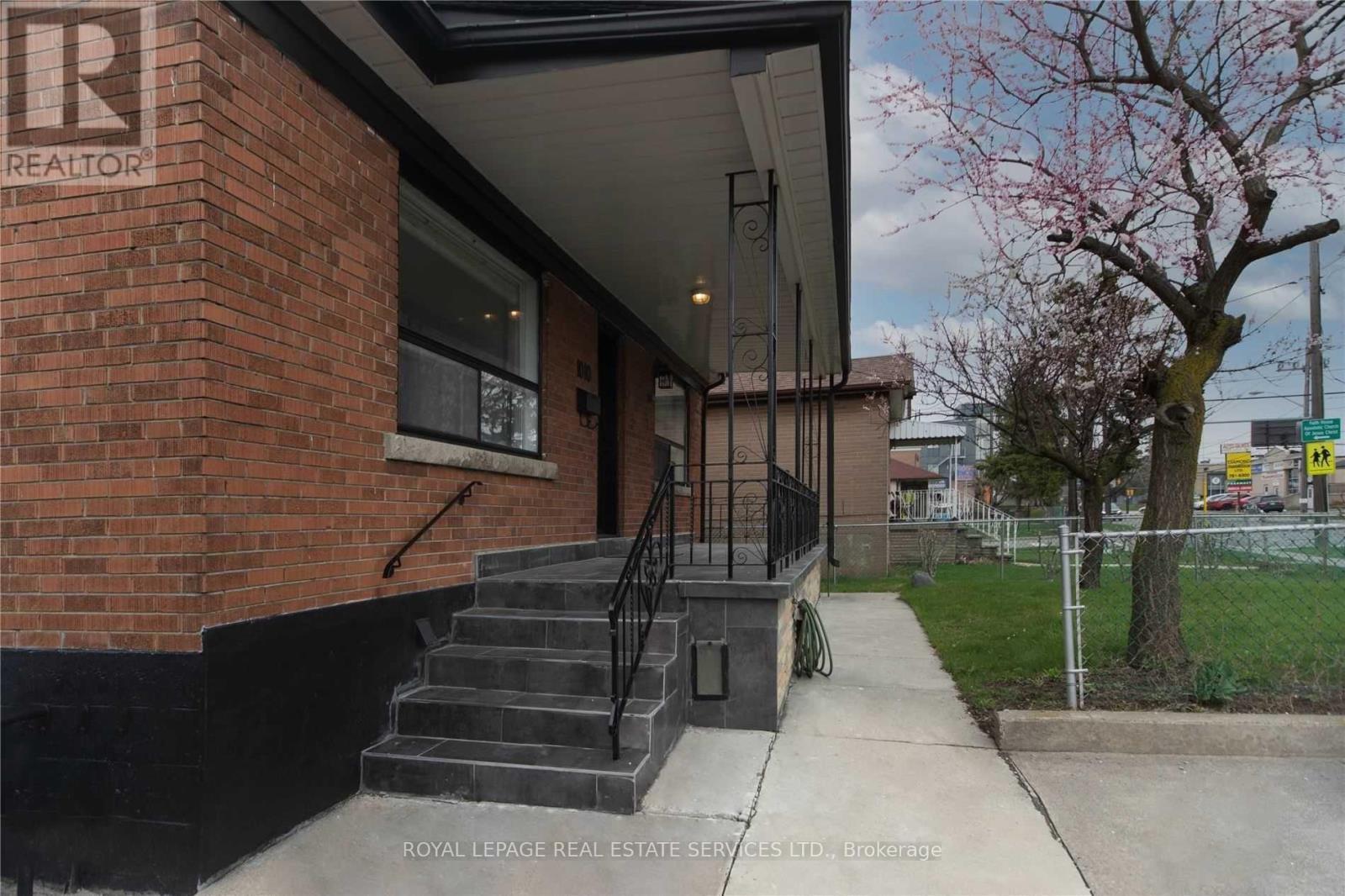 












1010 CALEDONIA ROAD

,
Toronto,




Ontario
M6B3Z1

