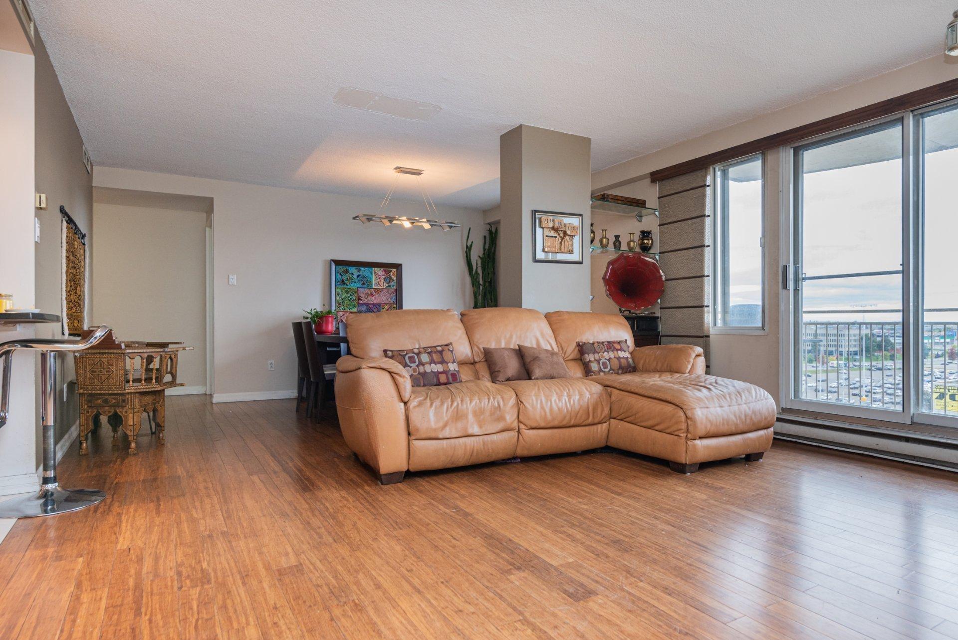 









11115


Boul. Cavendish

, 1003,
Montréal (Saint-Laurent),




QC
H4R2M9

