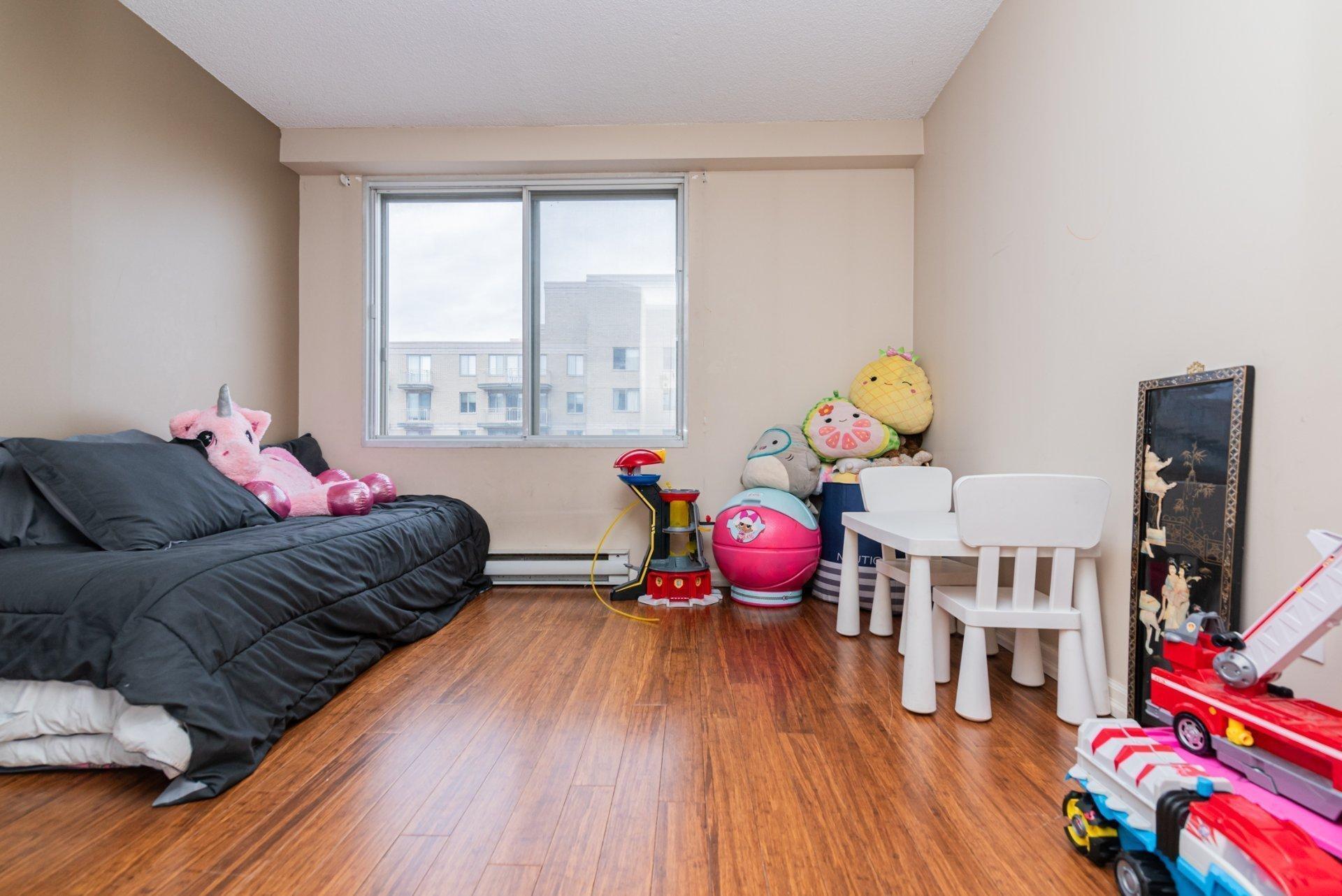 









11115


Boul. Cavendish

, 1003,
Montréal (Saint-Laurent),




QC
H4R2M9

