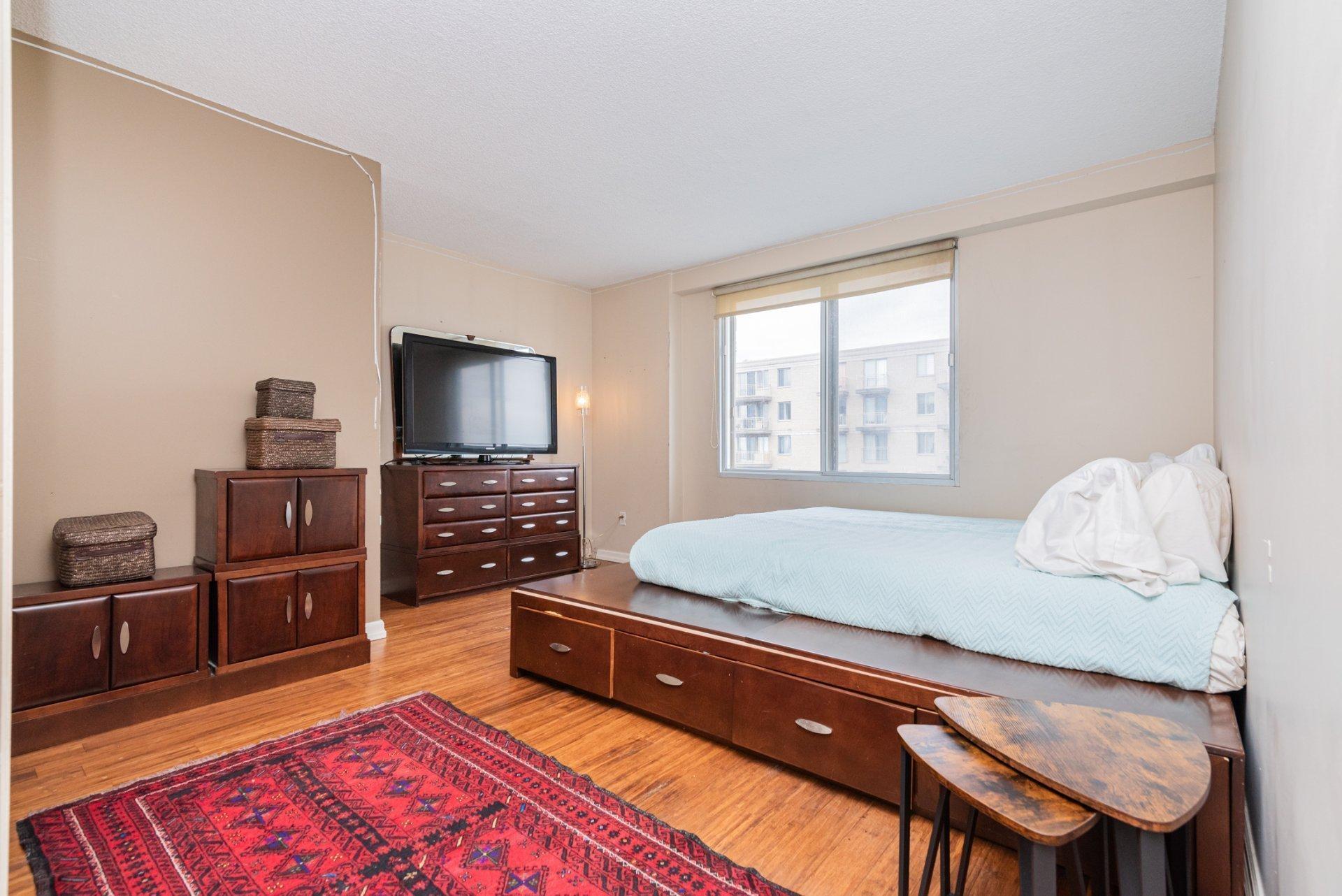 









11115


Boul. Cavendish

, 1003,
Montréal (Saint-Laurent),




QC
H4R2M9

