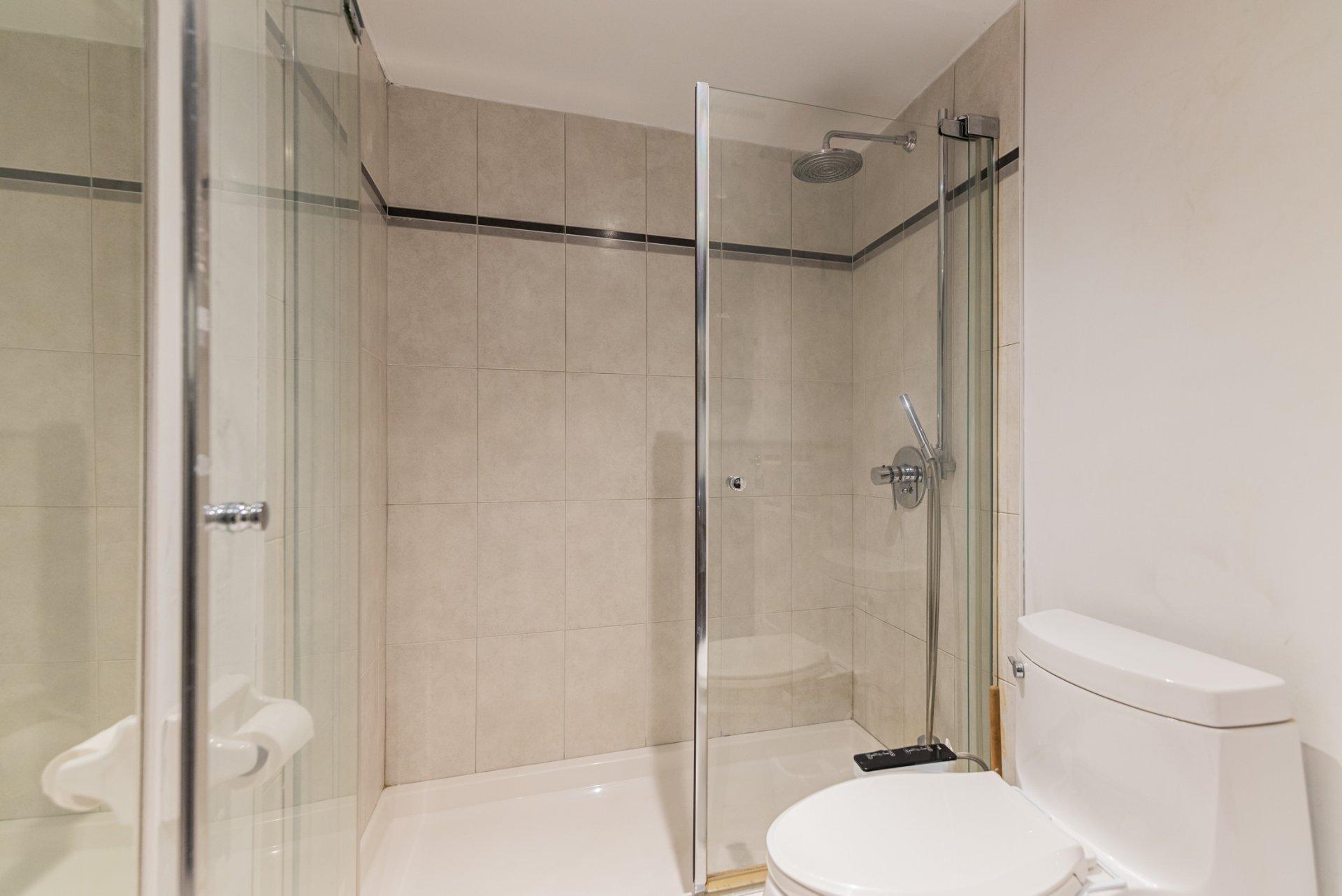 









11115


Boul. Cavendish

, 1003,
Montréal (Saint-Laurent),




QC
H4R2M9

