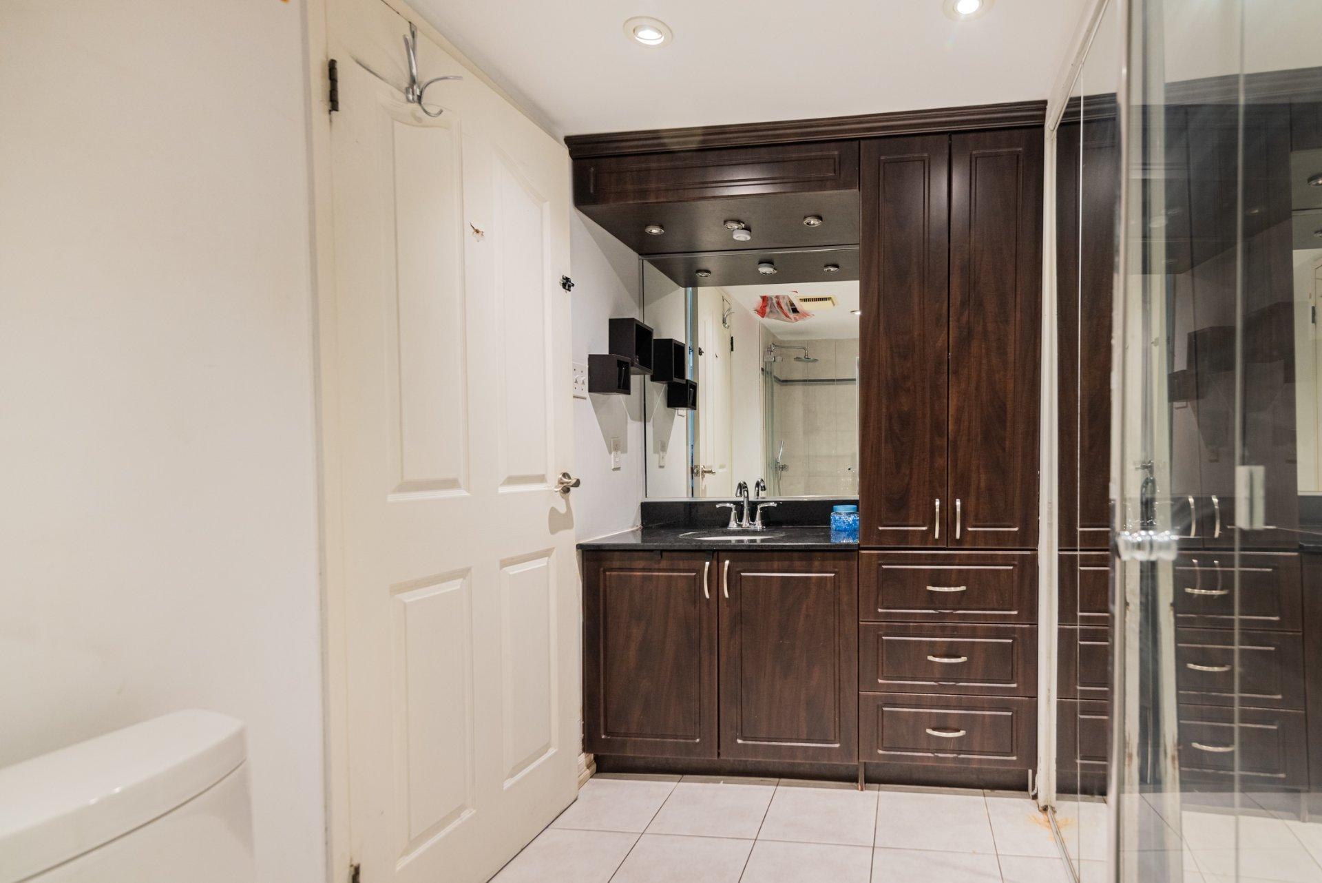 









11115


Boul. Cavendish

, 1003,
Montréal (Saint-Laurent),




QC
H4R2M9

