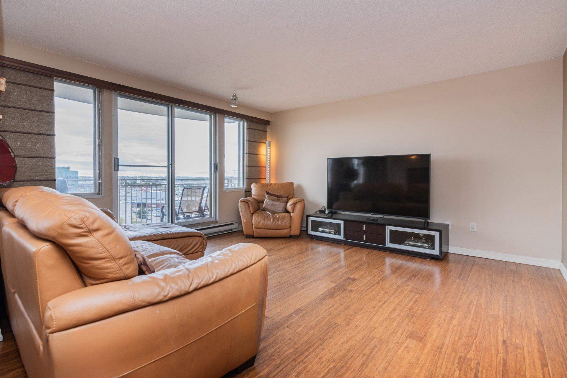 









11115


Boul. Cavendish

, 1003,
Montréal (Saint-Laurent),




QC
H4R2M9

