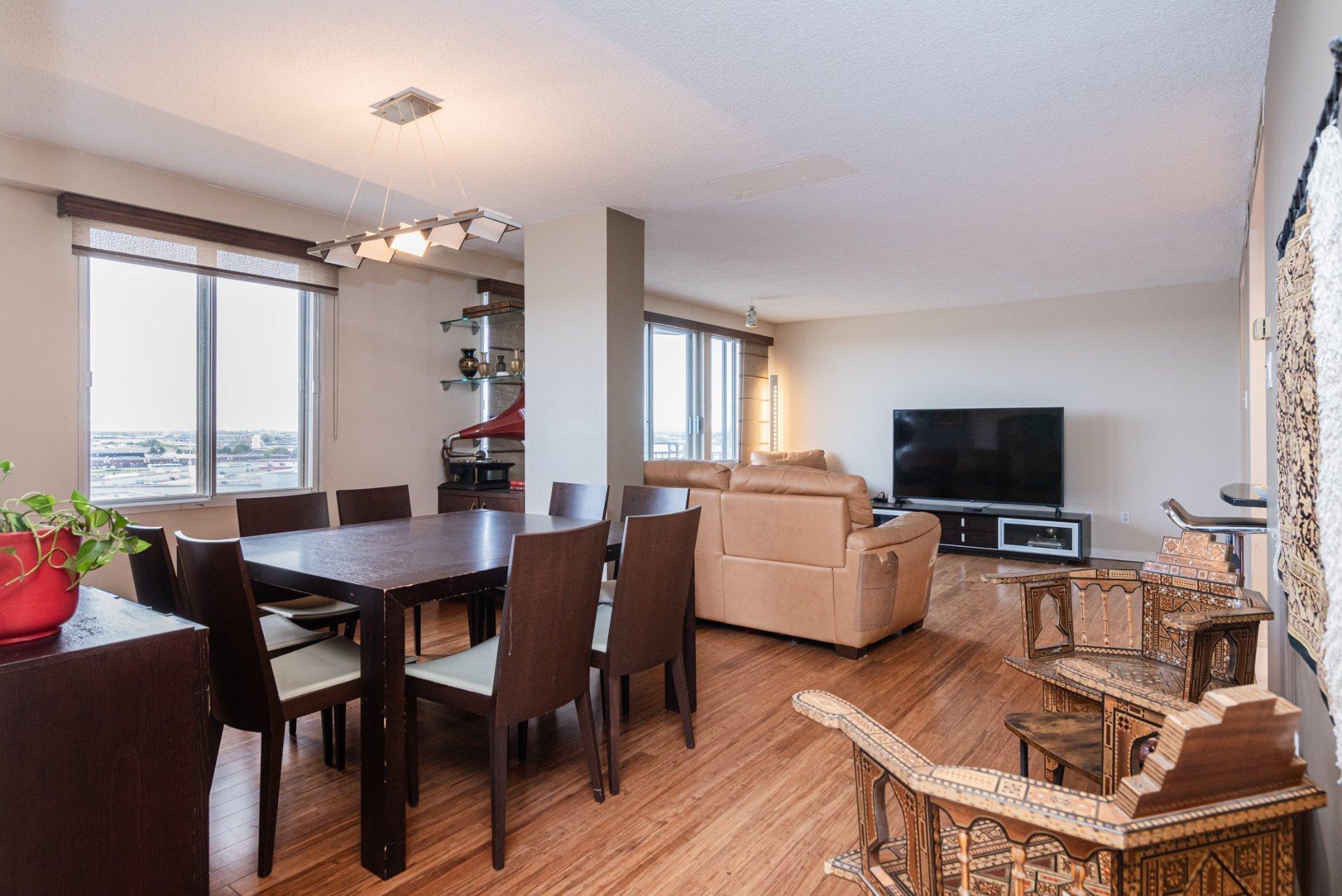 









11115


Boul. Cavendish

, 1003,
Montréal (Saint-Laurent),




QC
H4R2M9

