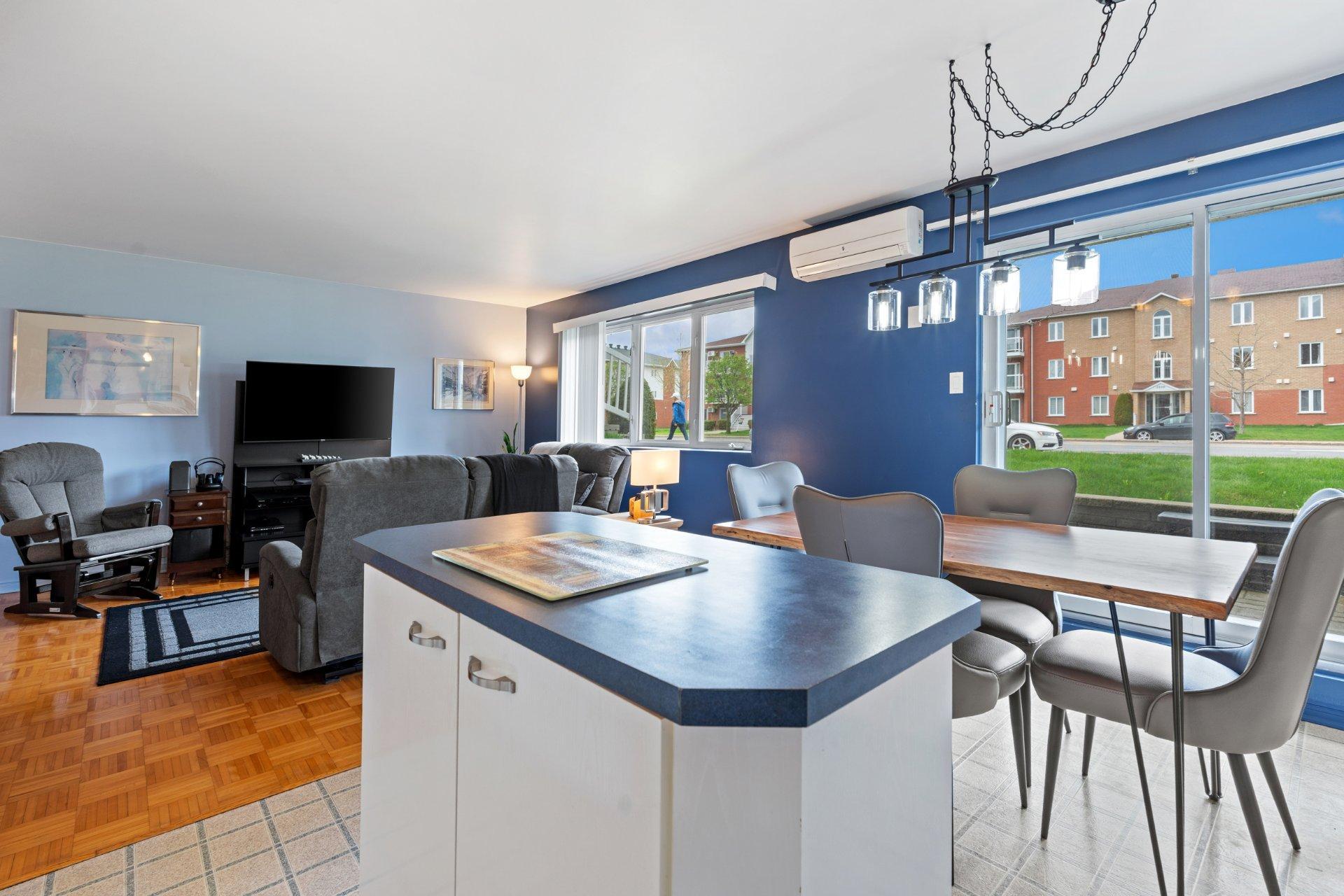 









2575


Boul. Jacques-Marcil

, 101,
Longueuil (Saint-Hubert),




QC
J3Y9E4

