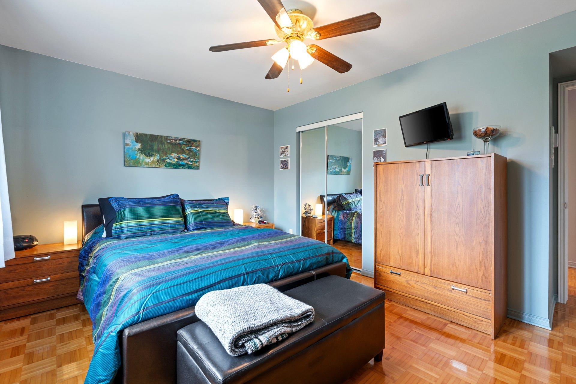 









2575


Boul. Jacques-Marcil

, 101,
Longueuil (Saint-Hubert),




QC
J3Y9E4

