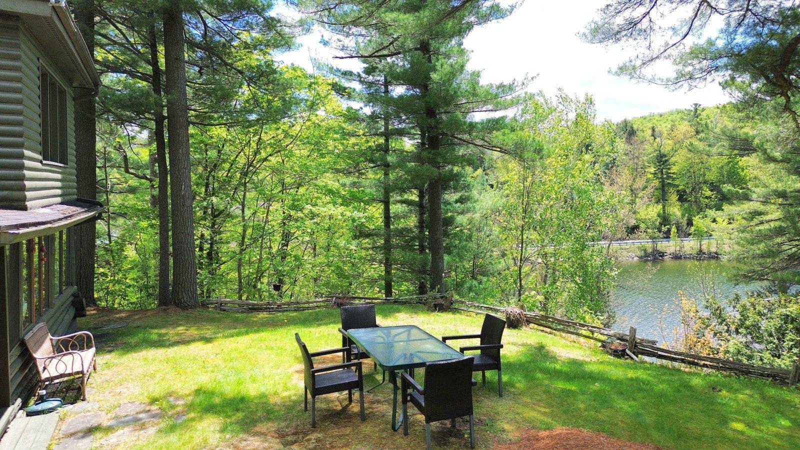 









23


Ch. du Rivage

,
Austin,




QC
J0B1B0

