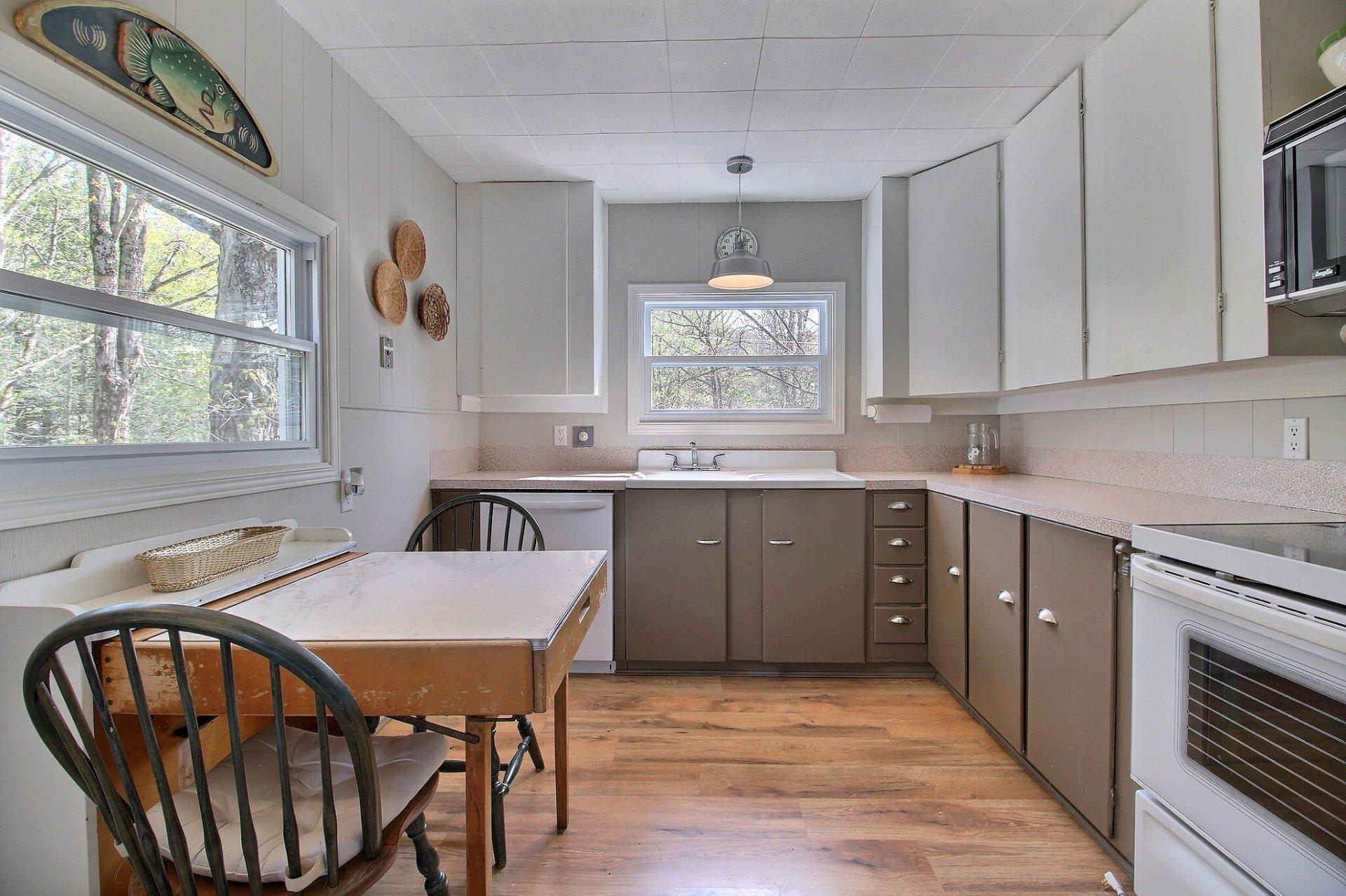 









23


Ch. du Rivage

,
Austin,




QC
J0B1B0

