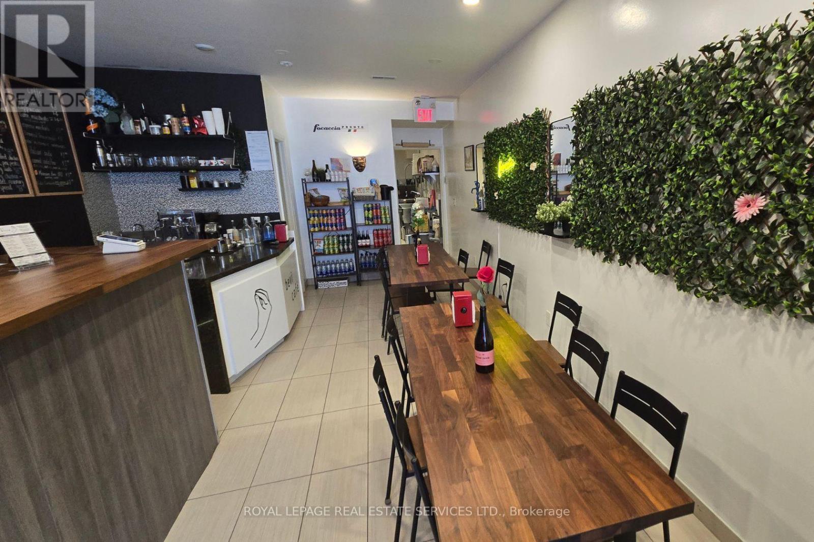












MAIN - 3072 DUNDAS STREET W

,
Toronto,




Ontario
M6P1Z7

