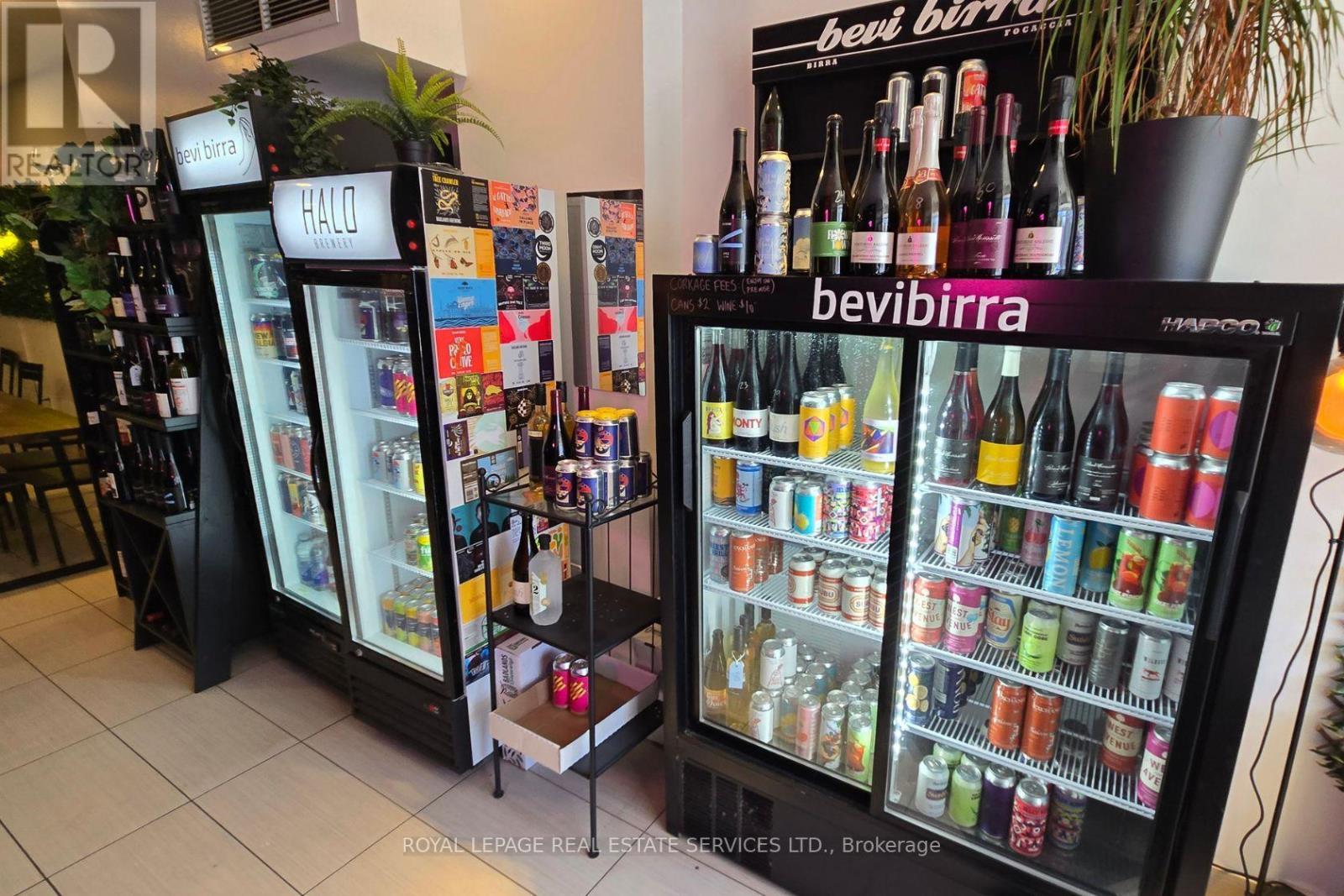 












MAIN - 3072 DUNDAS STREET W

,
Toronto,




Ontario
M6P1Z7

