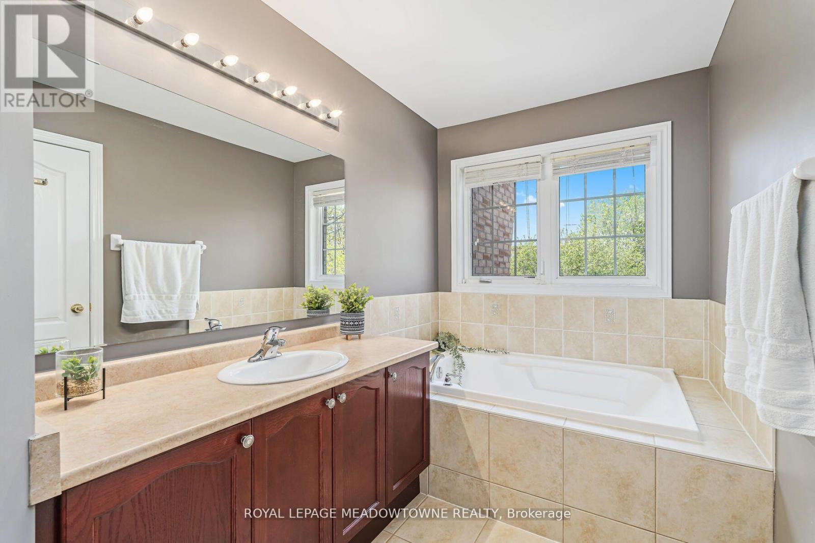 












102 CEDARBROOK ROAD

,
Brampton,




Ontario
L6R0W4


