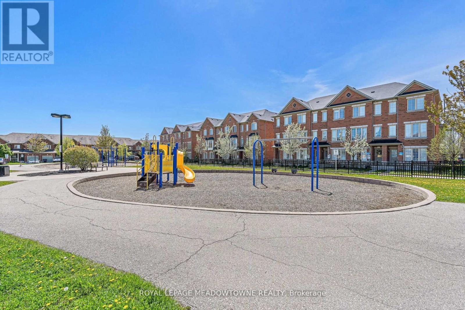 












102 CEDARBROOK ROAD

,
Brampton,




Ontario
L6R0W4

