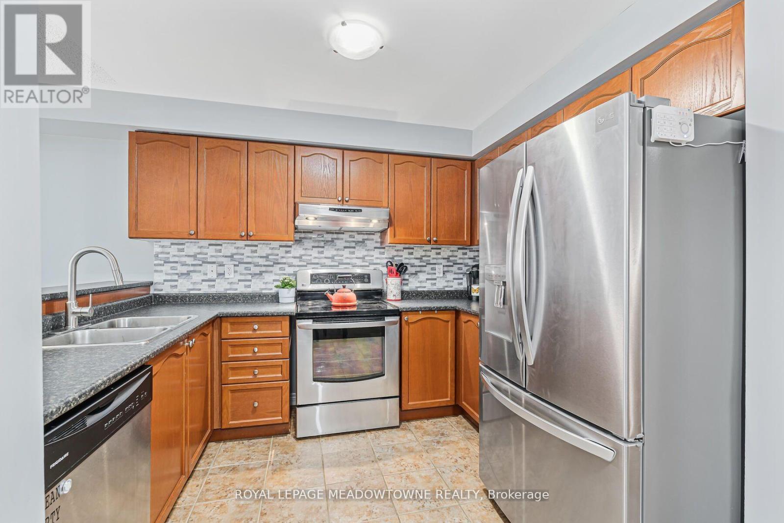 












102 CEDARBROOK ROAD

,
Brampton,




Ontario
L6R0W4

