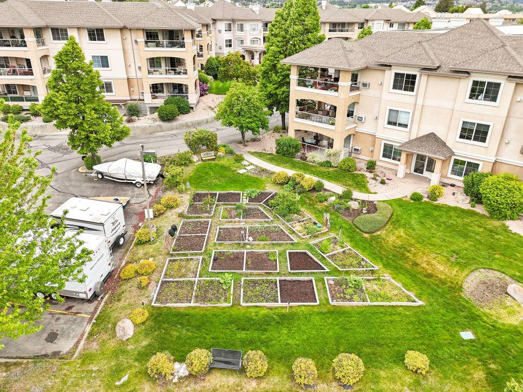 









3870


Brown

Road, 314,
West Kelowna,




BC
V4T 2J5

