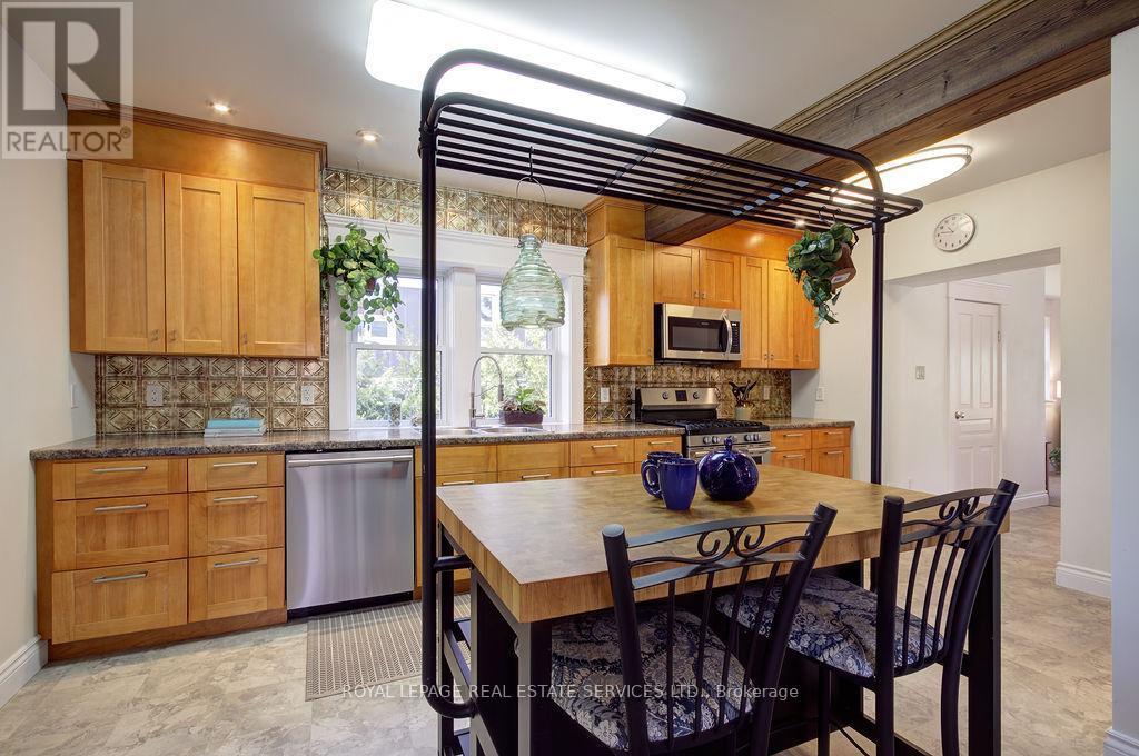 












960 HURON TERRACE

,
Kincardine,




Ontario
N2Z2Y1

