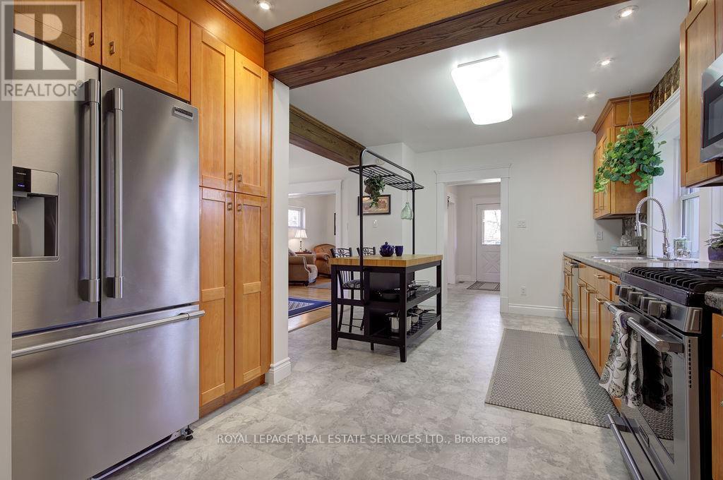 












960 HURON TERRACE

,
Kincardine,




Ontario
N2Z2Y1

