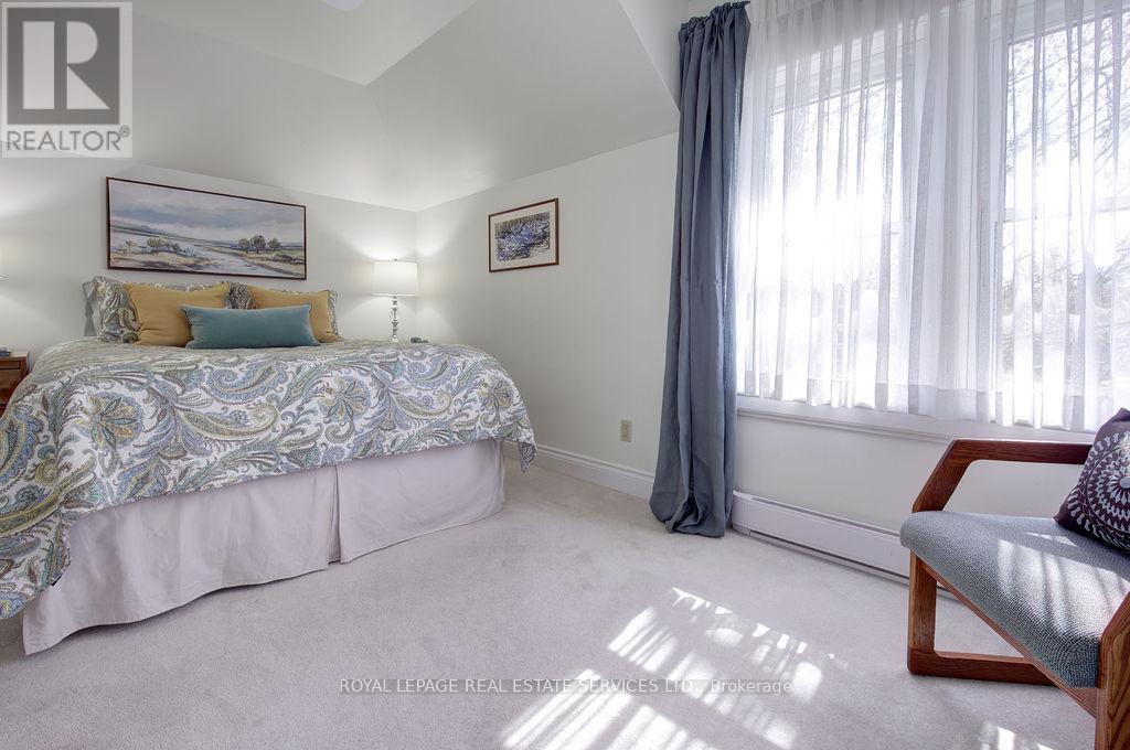 












960 HURON TERRACE

,
Kincardine,




Ontario
N2Z2Y1

