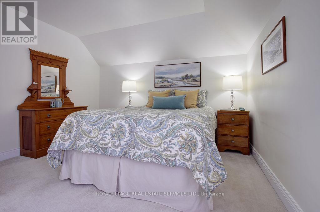 












960 HURON TERRACE

,
Kincardine,




Ontario
N2Z2Y1

