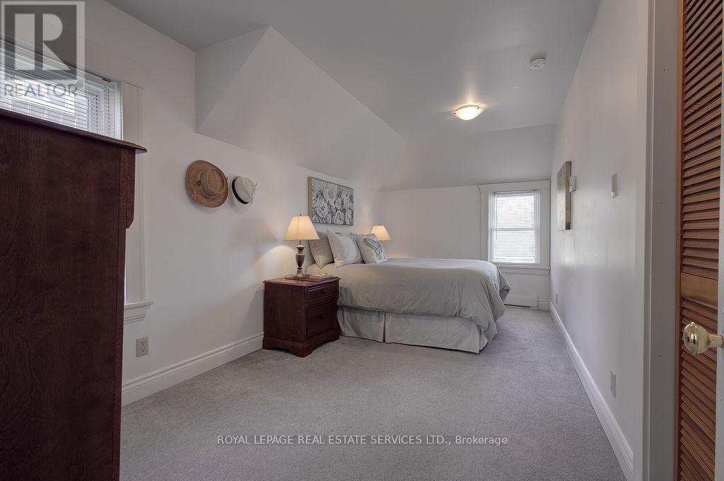 












960 HURON TERRACE

,
Kincardine,




Ontario
N2Z2Y1

