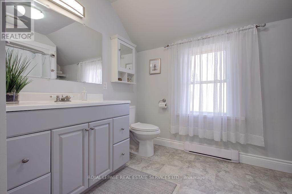 












960 HURON TERRACE

,
Kincardine,




Ontario
N2Z2Y1

